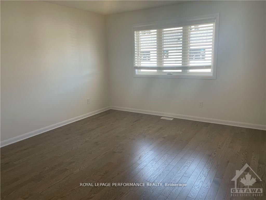 1039 Speedvale Court Property Photo 16