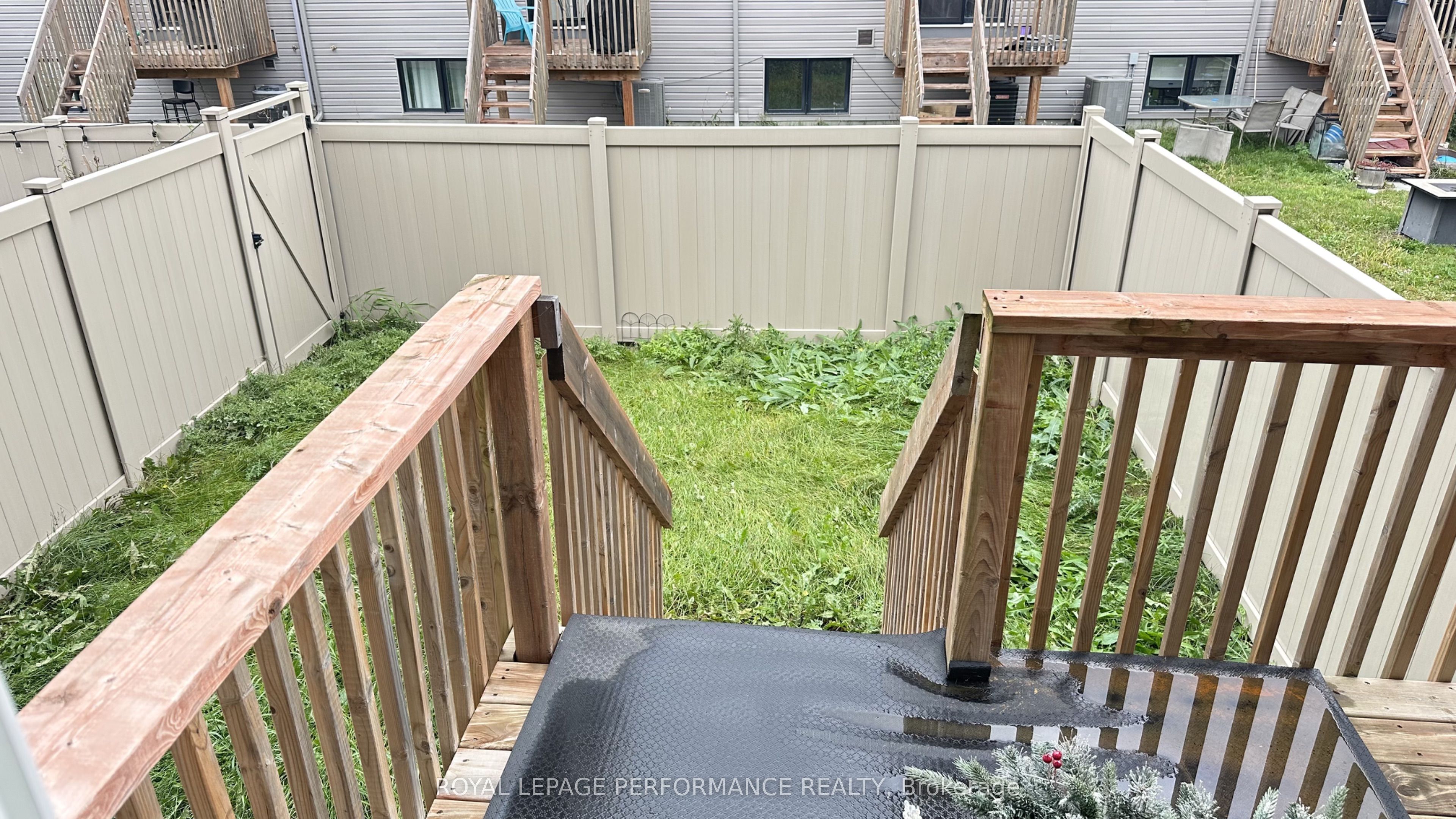 1039 Speedvale Court Property Photo 22