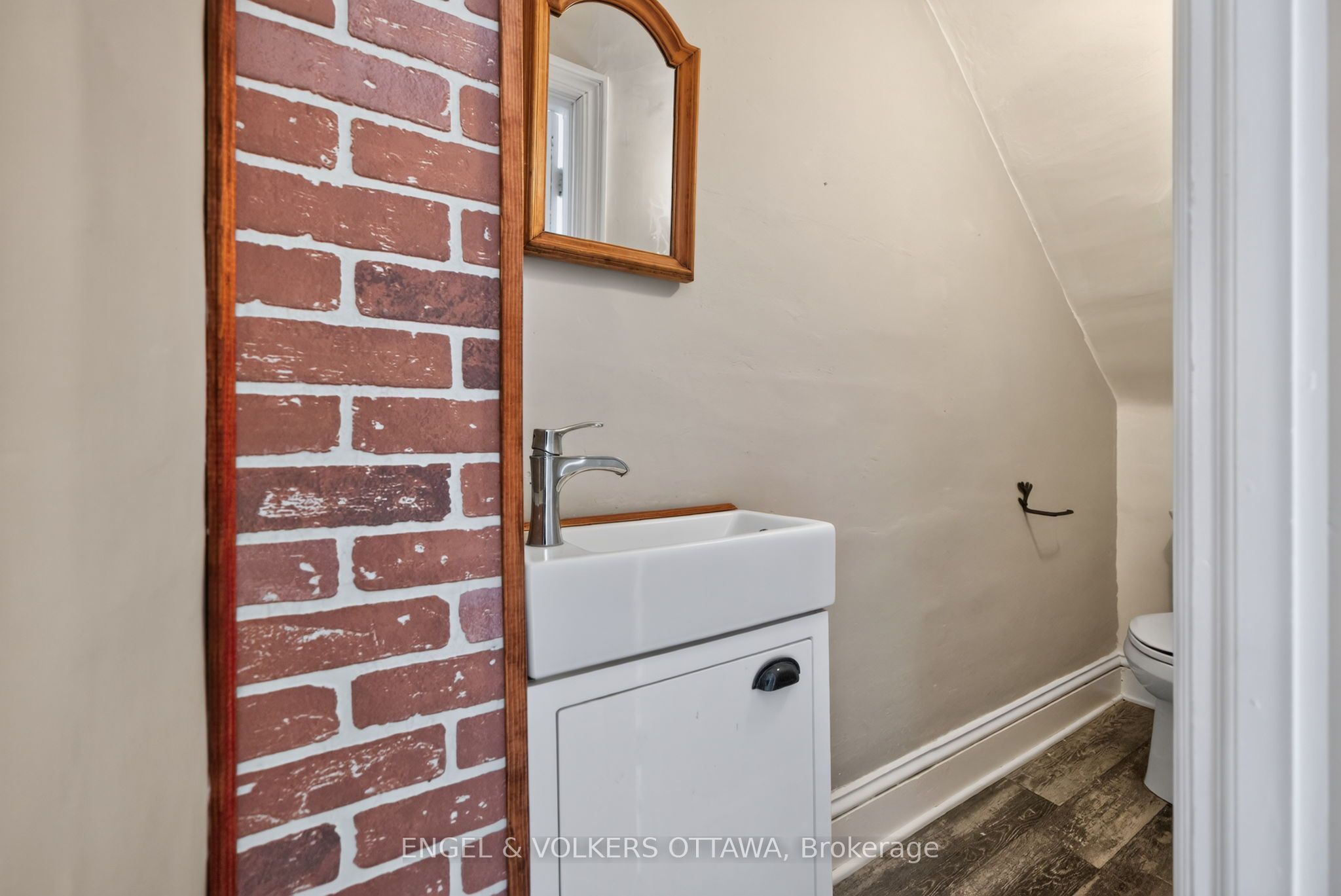 75 Eccles Street Property Photo 16