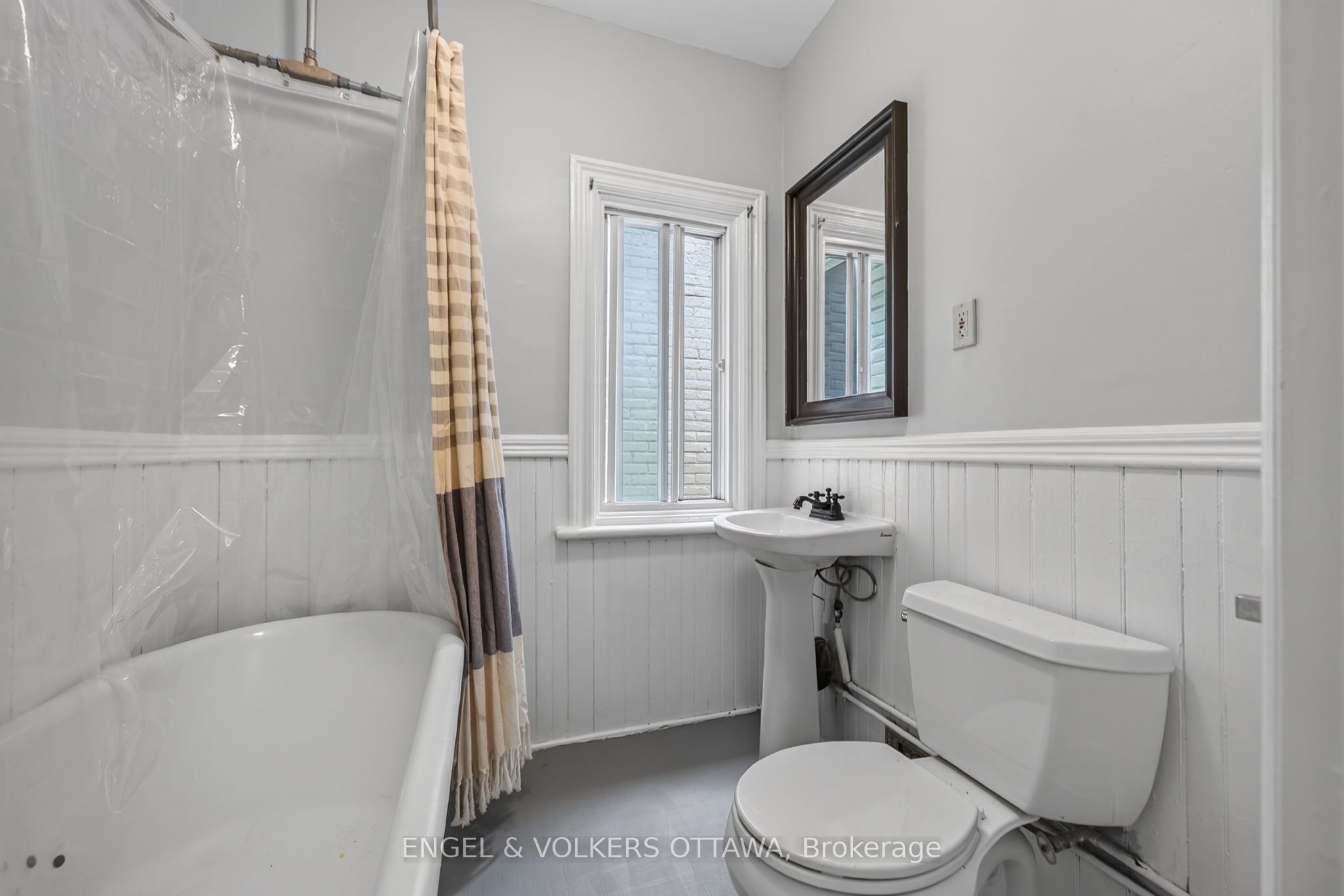 75 Eccles Street Property Photo 33