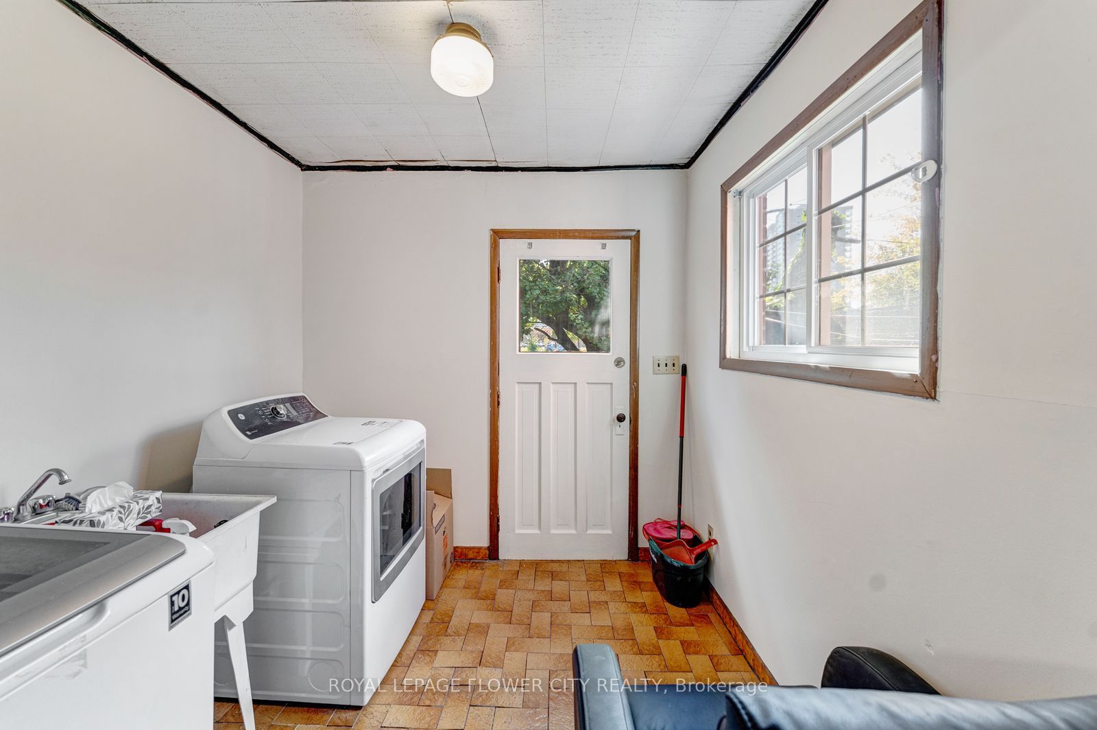11 Mcneil Street Property Photo 44