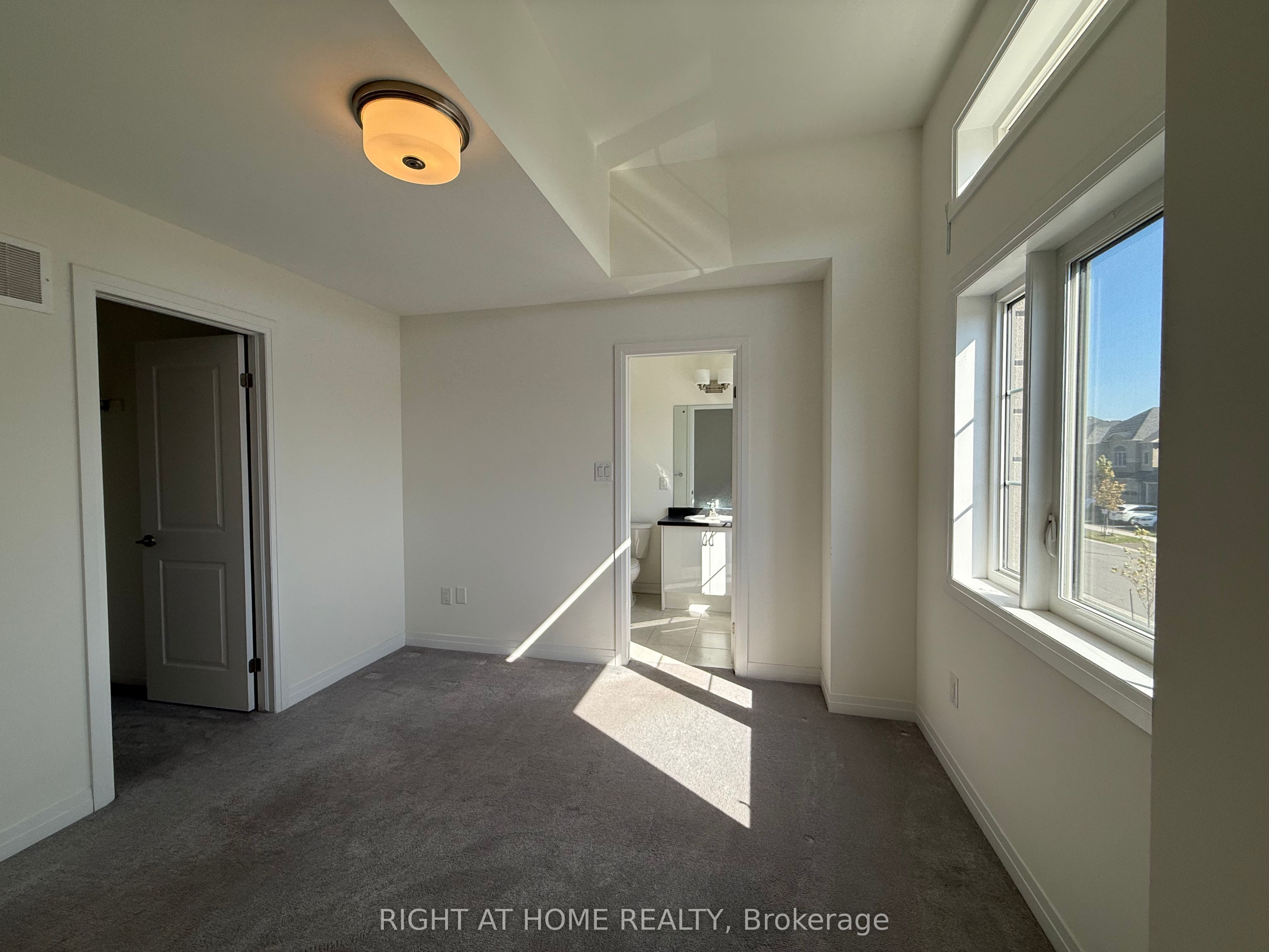 95 Hitchman Street Property Photo 5