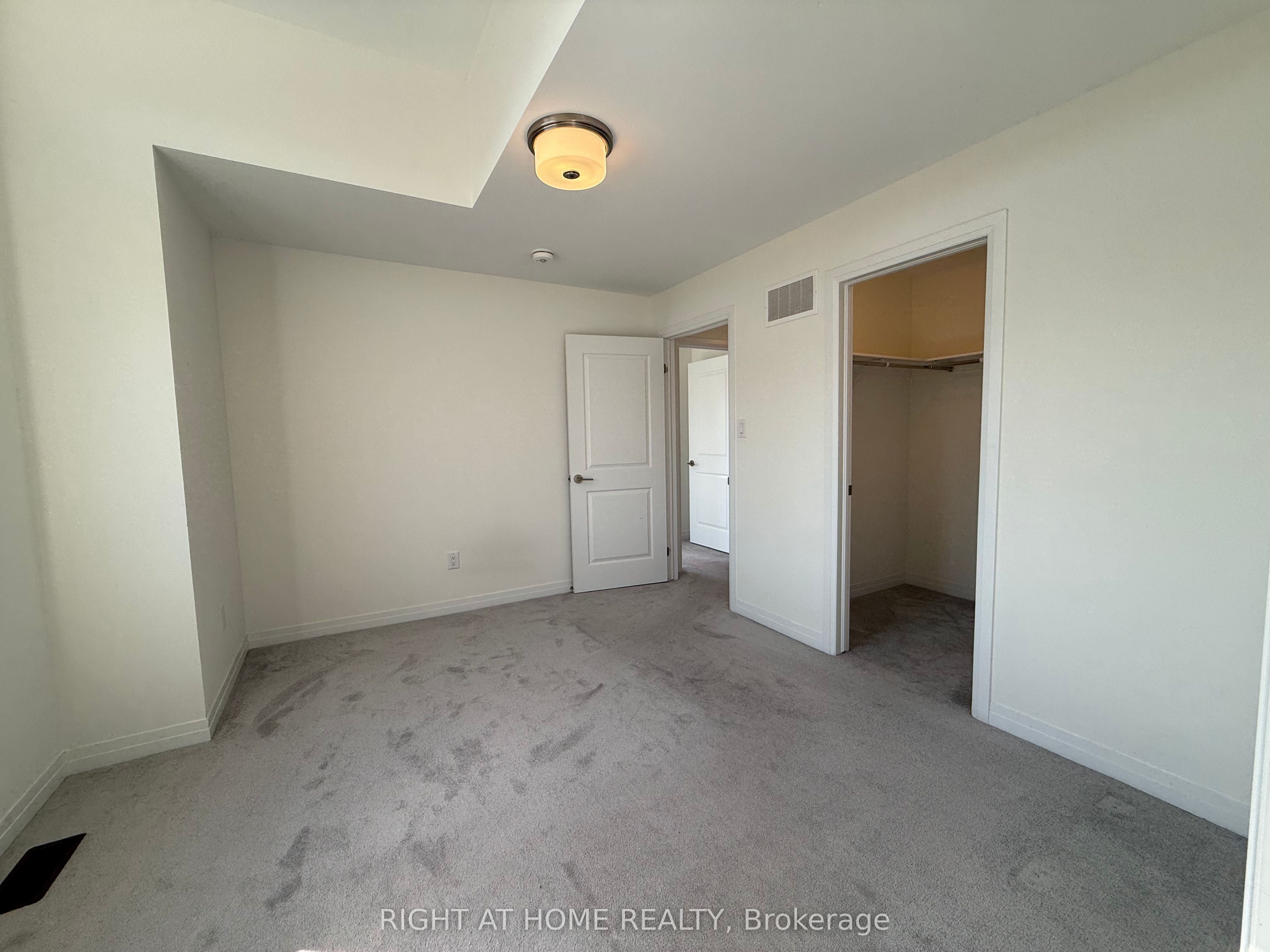 95 Hitchman Street Property Photo 6