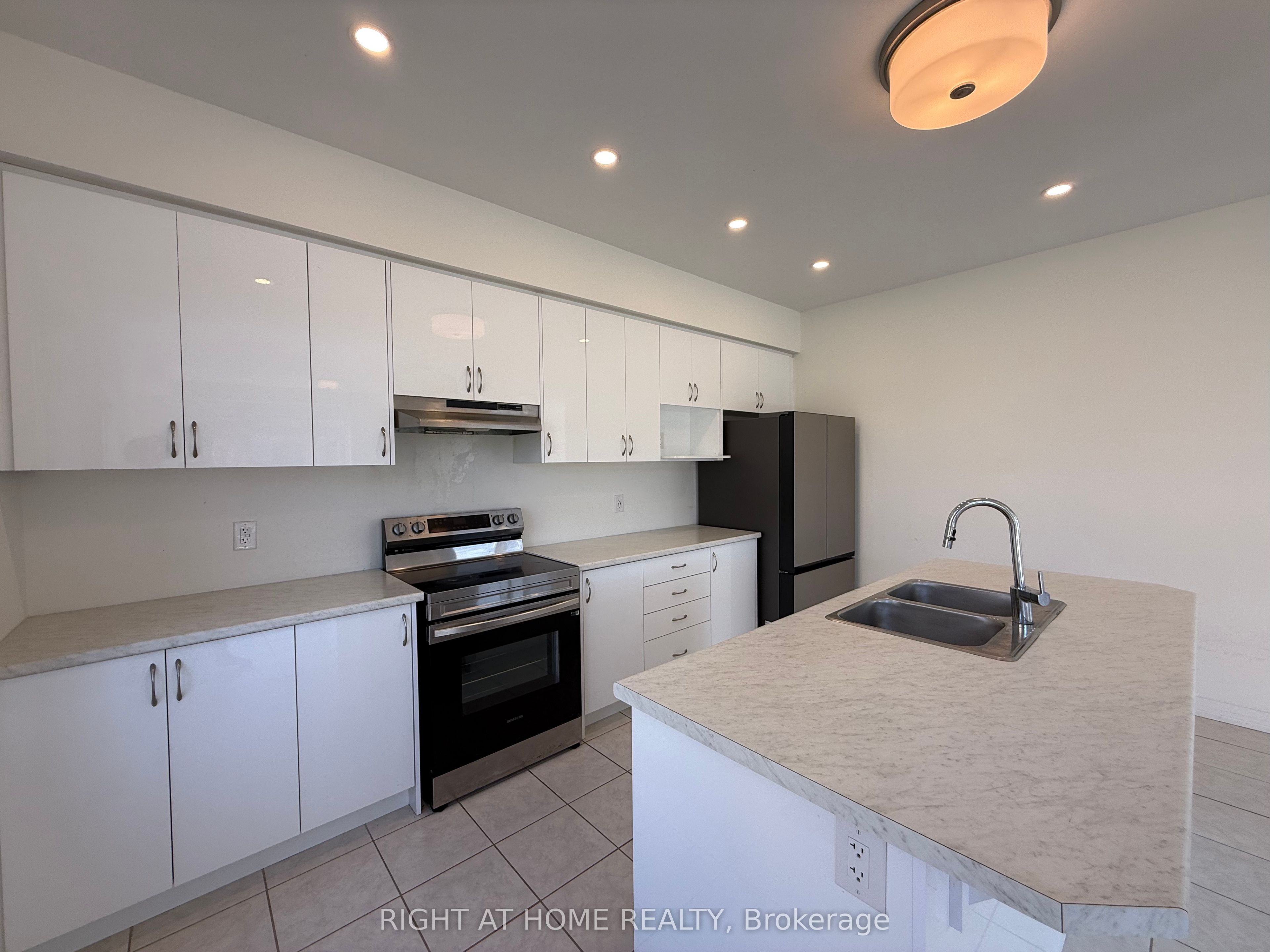95 Hitchman Street Property Photo 20