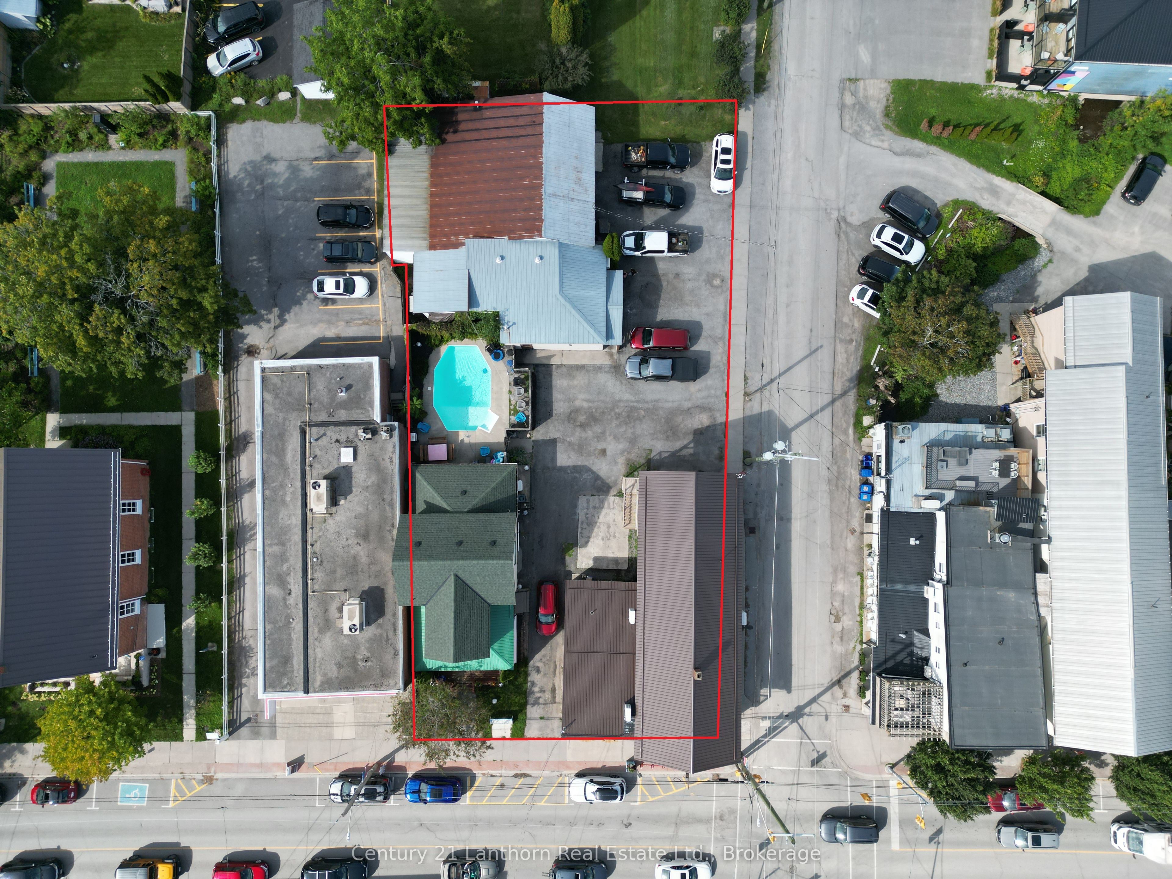 282-284 & 286 Wellington Main Street Property Photo 2