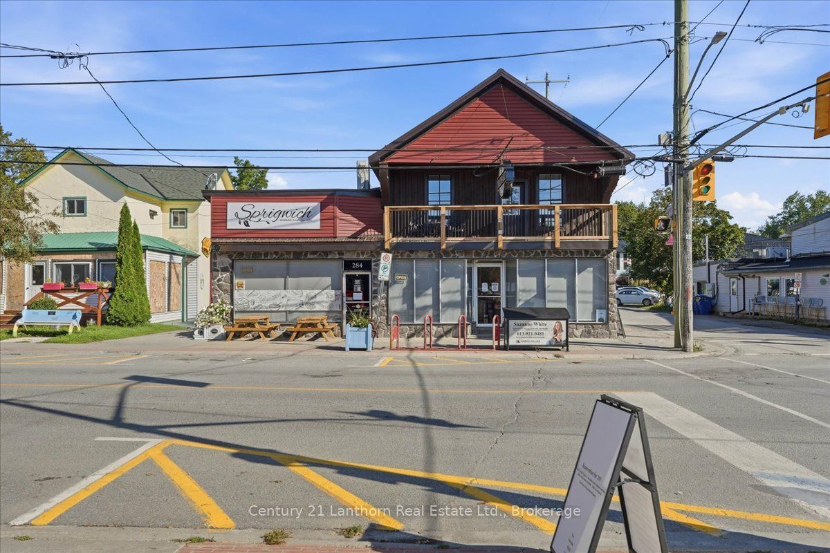 282-284 & 286 Wellington Main Street Property Photo 3