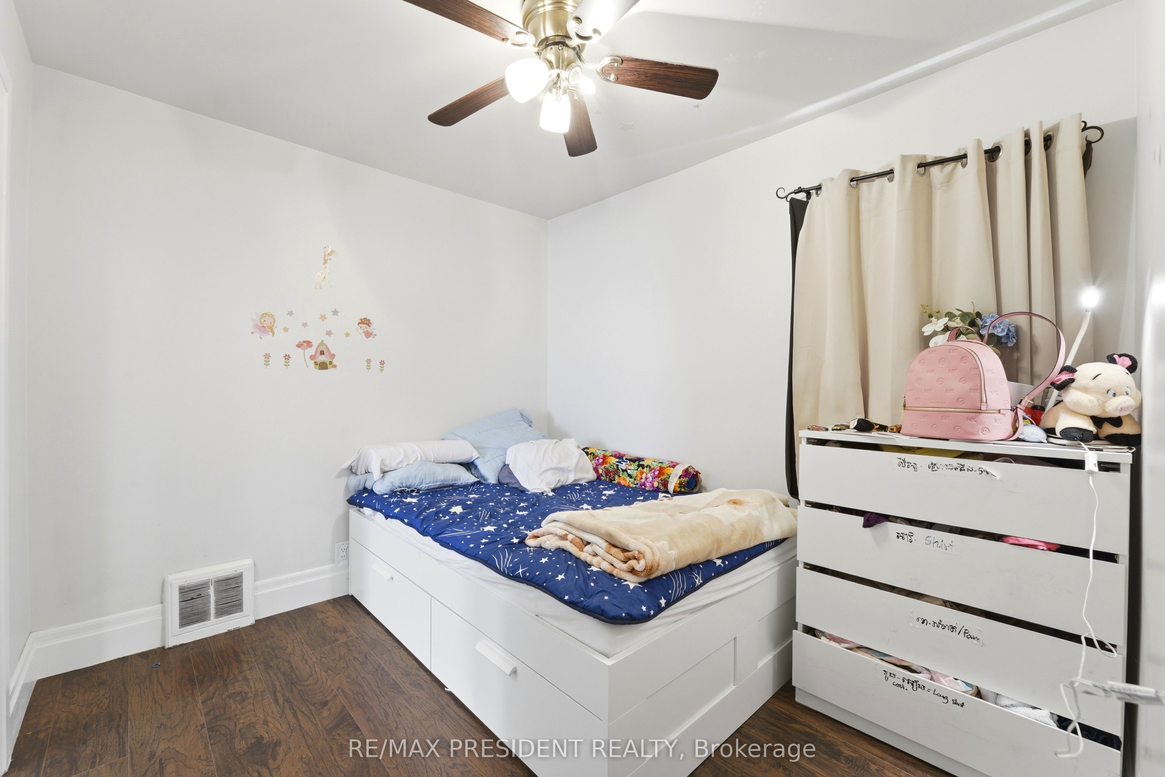 43 Adair Avenue N Property Photo 13