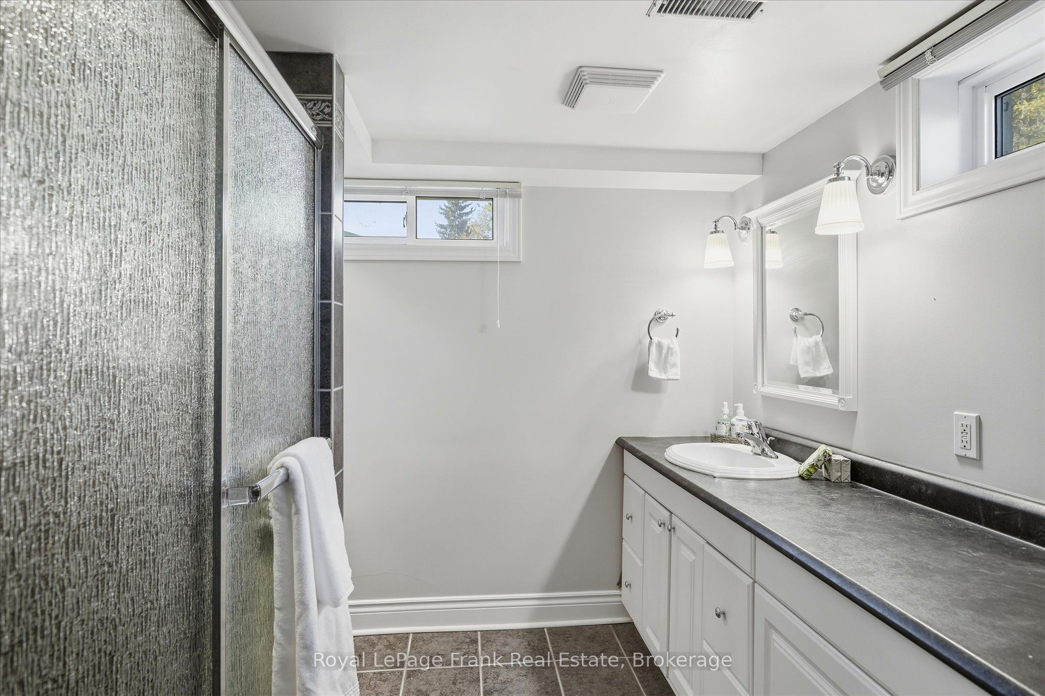 362 Simons Avenue Property Photo 25
