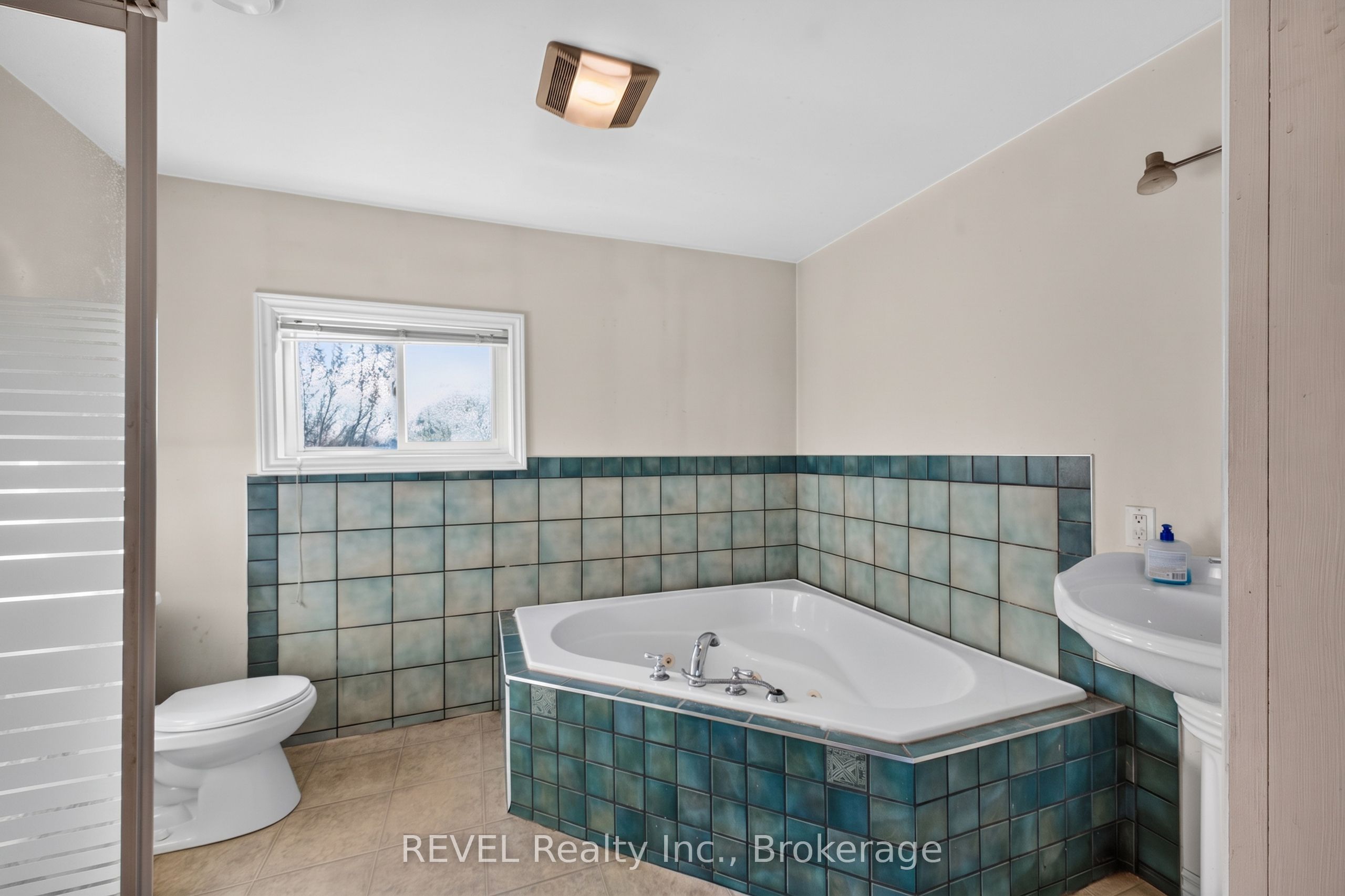 2329 Gilmore Road Property Photo 19