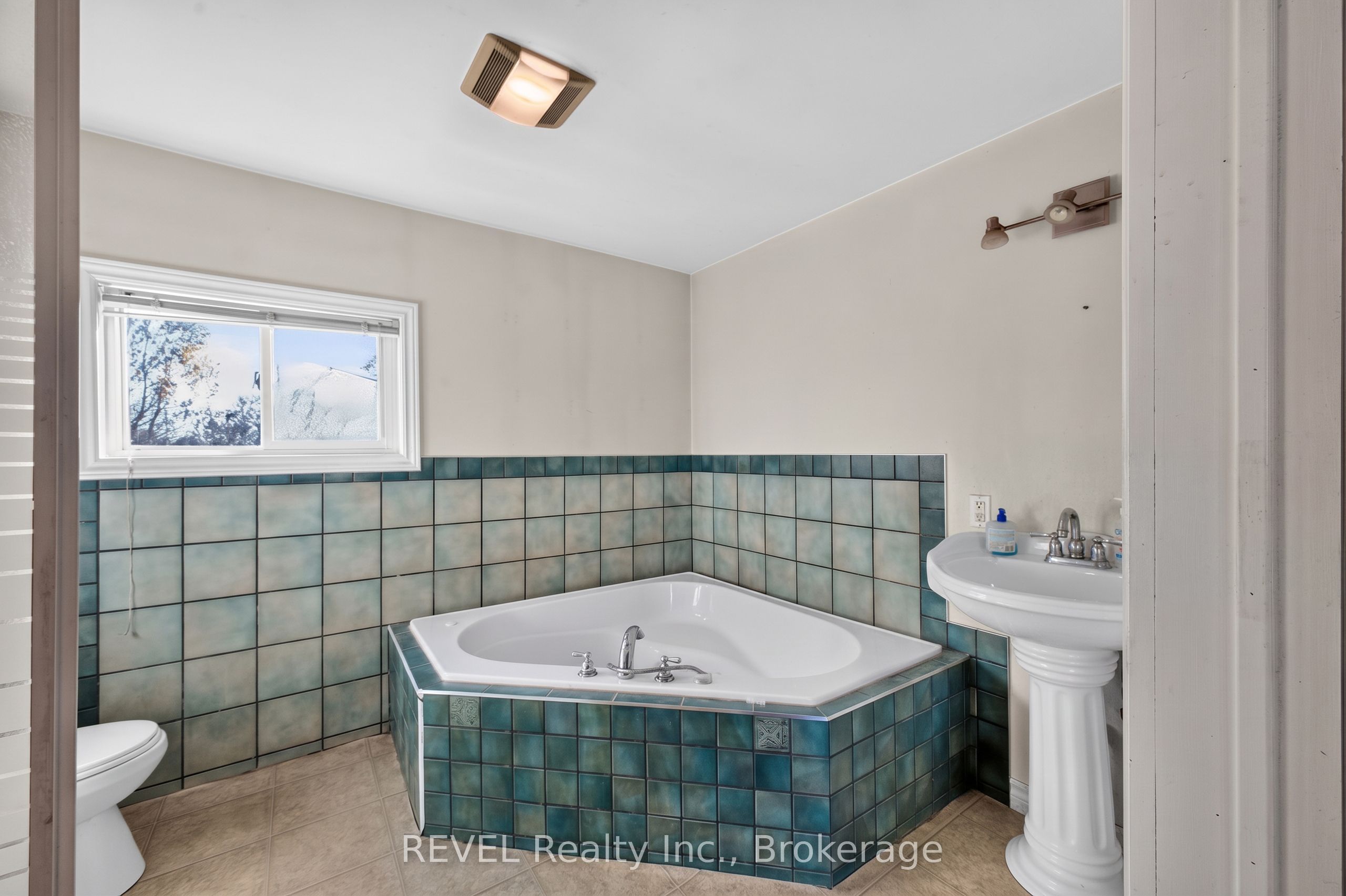 2329 Gilmore Road Property Photo 20