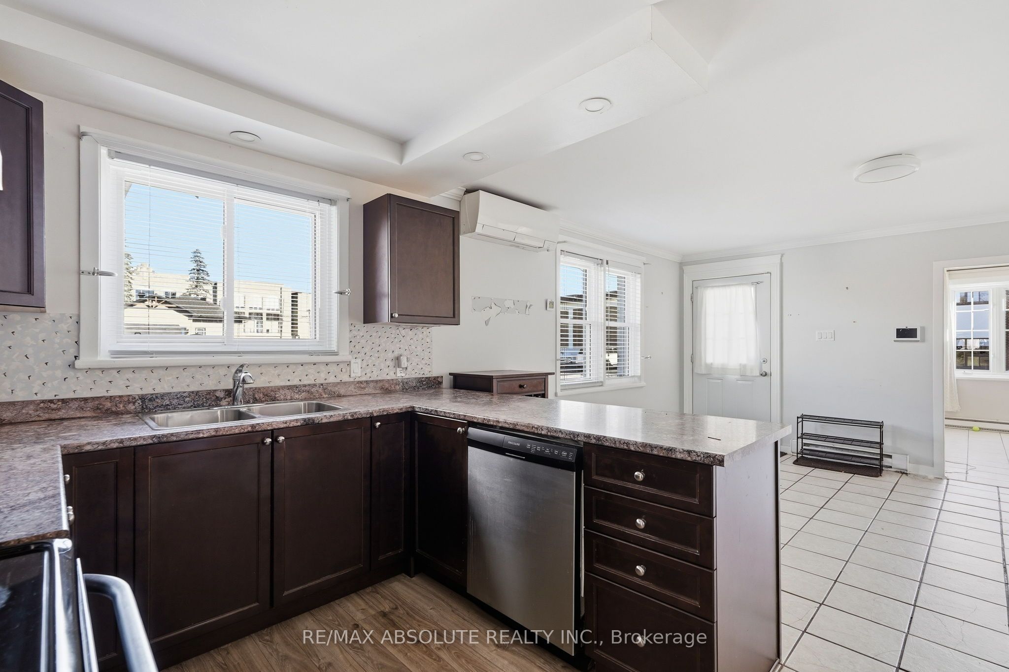 364 St Mary Street Property Photo 7