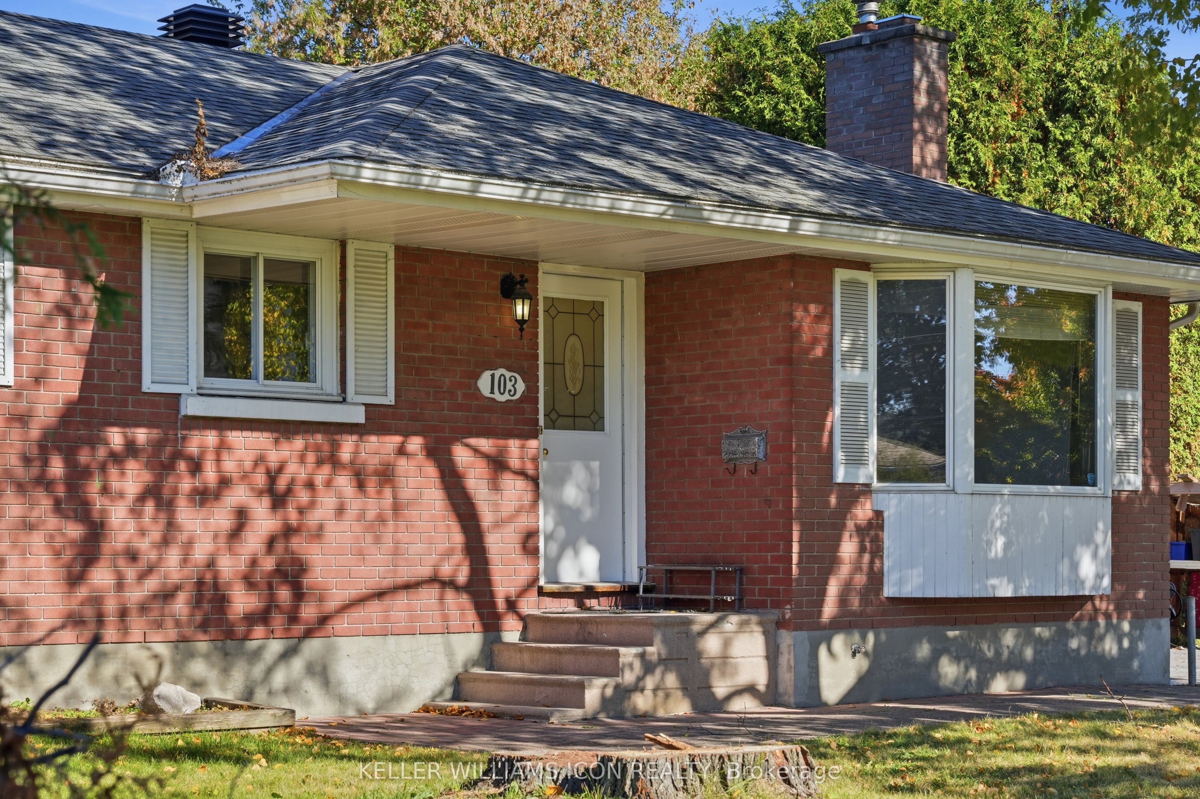 103 Harris Place Property Photo 3