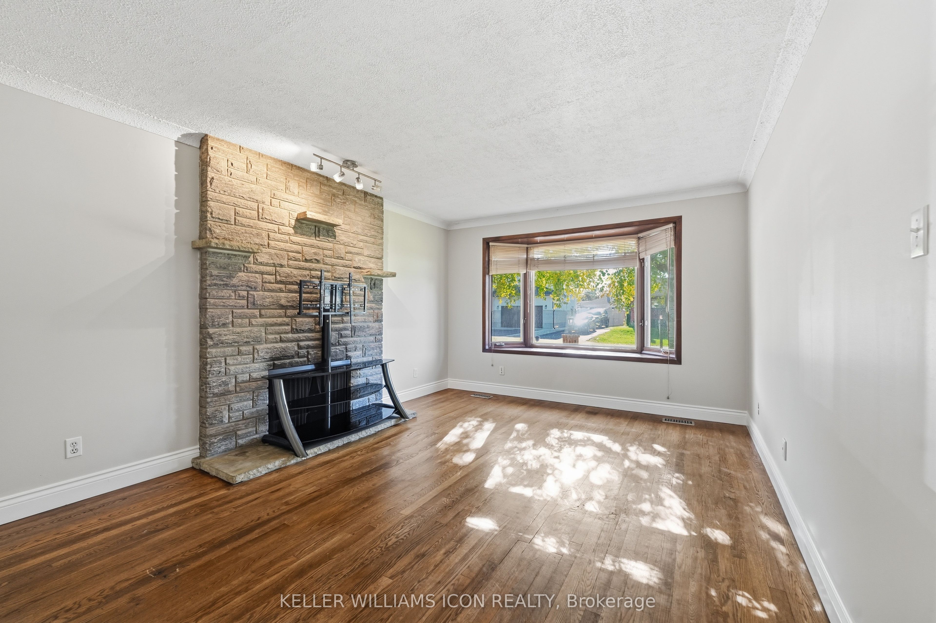 103 Harris Place Property Photo 7