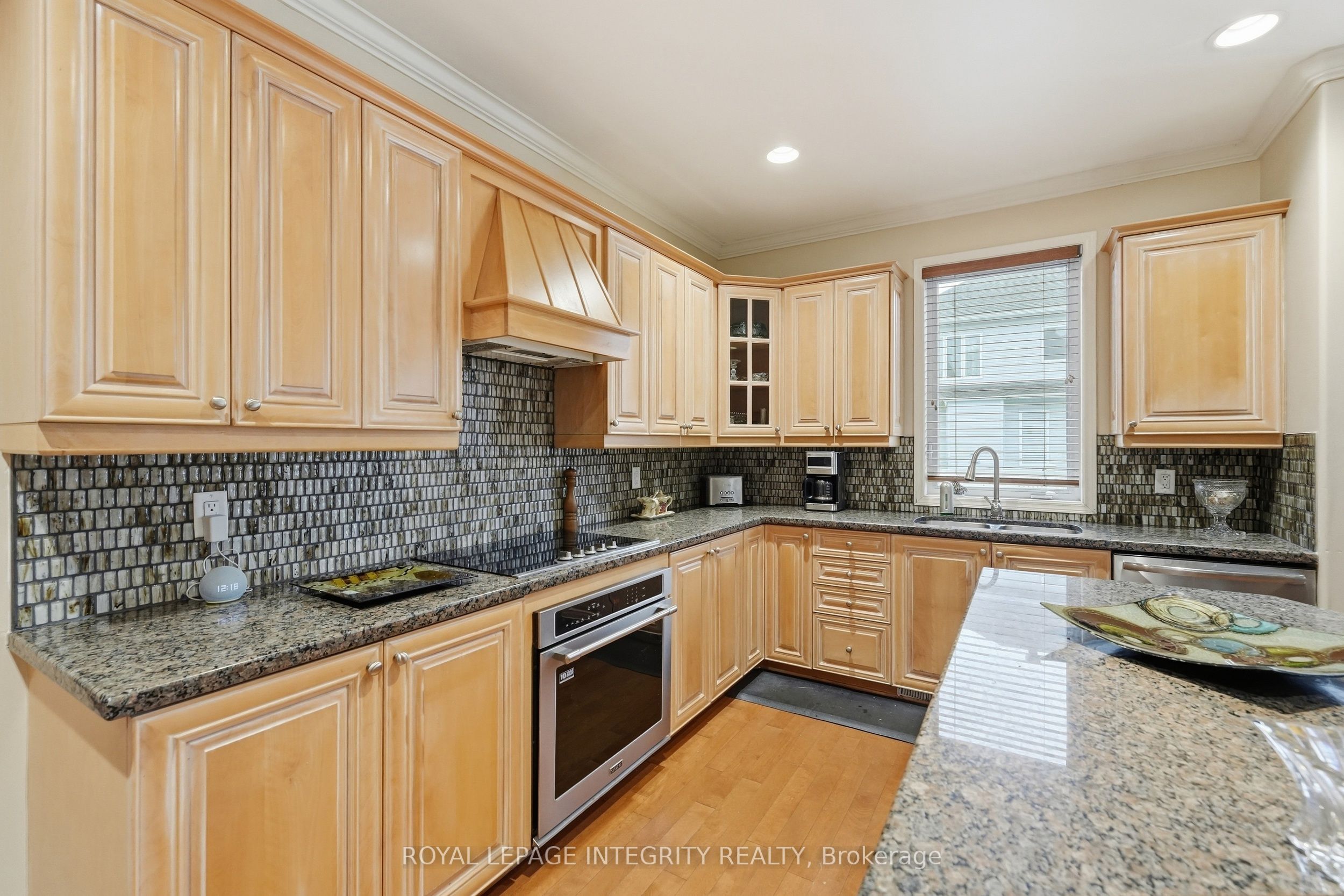 2169 Valenceville Crescent Property Photo 10
