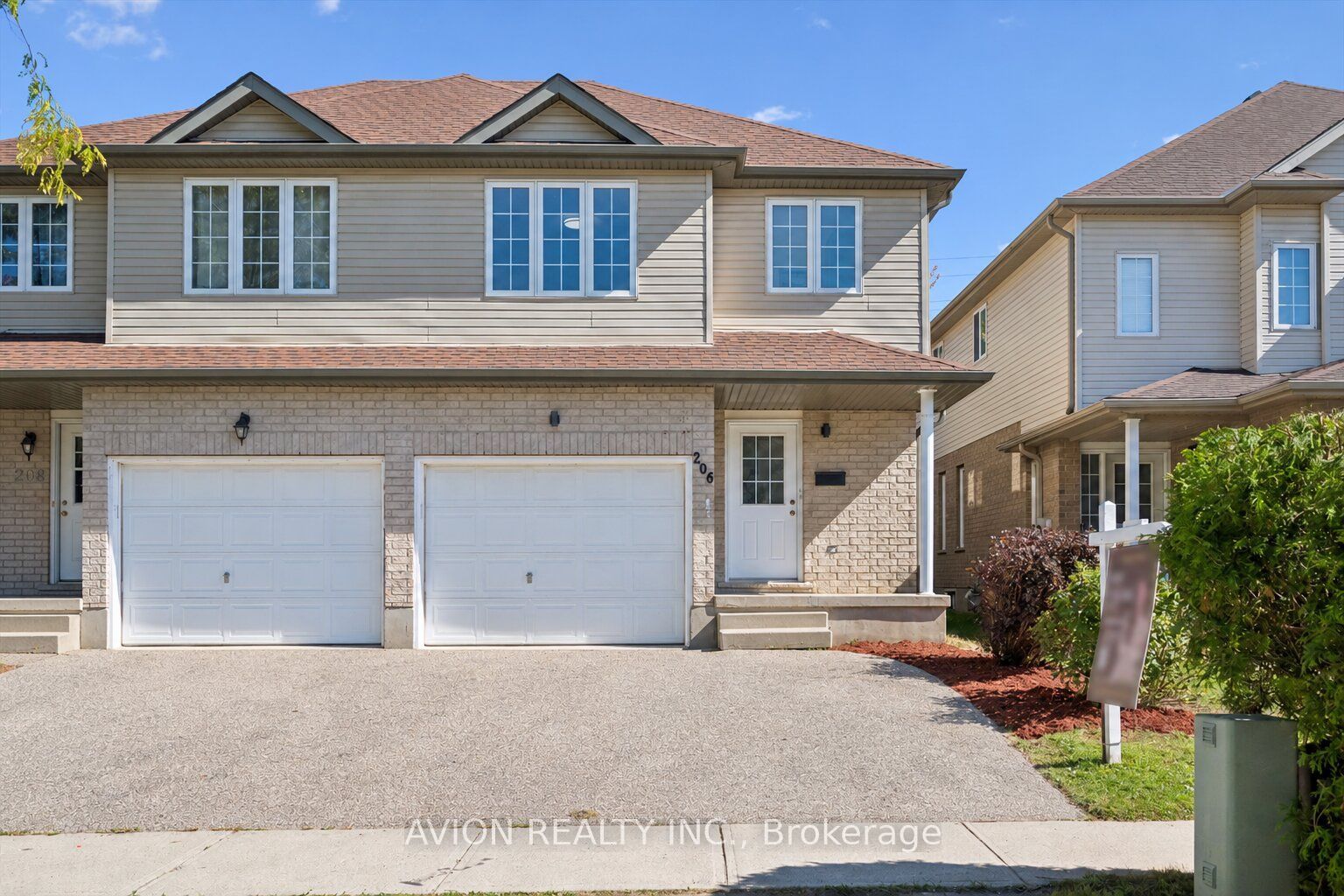 206 Buttercup Court Property Photo 1