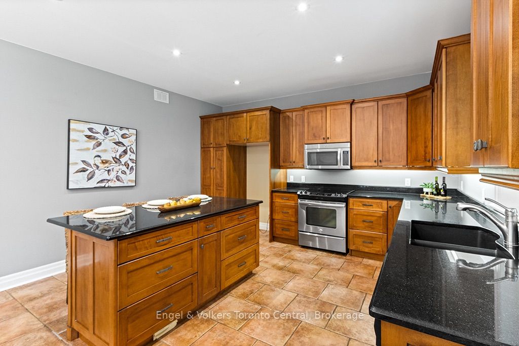 184 Sutacriti Street Property Photo 14