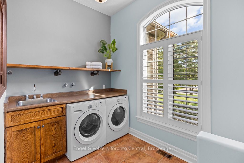 184 Sutacriti Street Property Photo 28