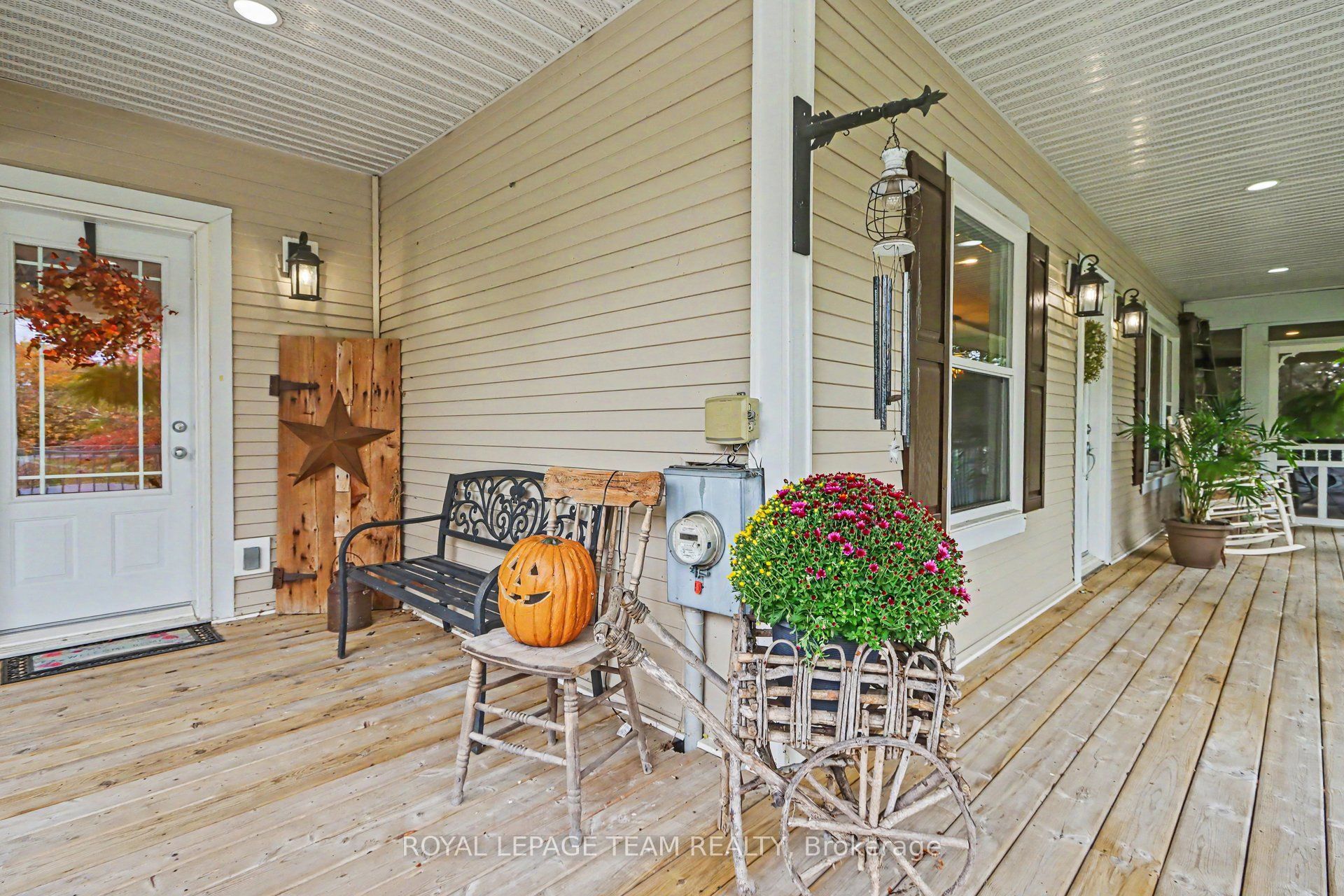 10496 St John Street Property Photo 2