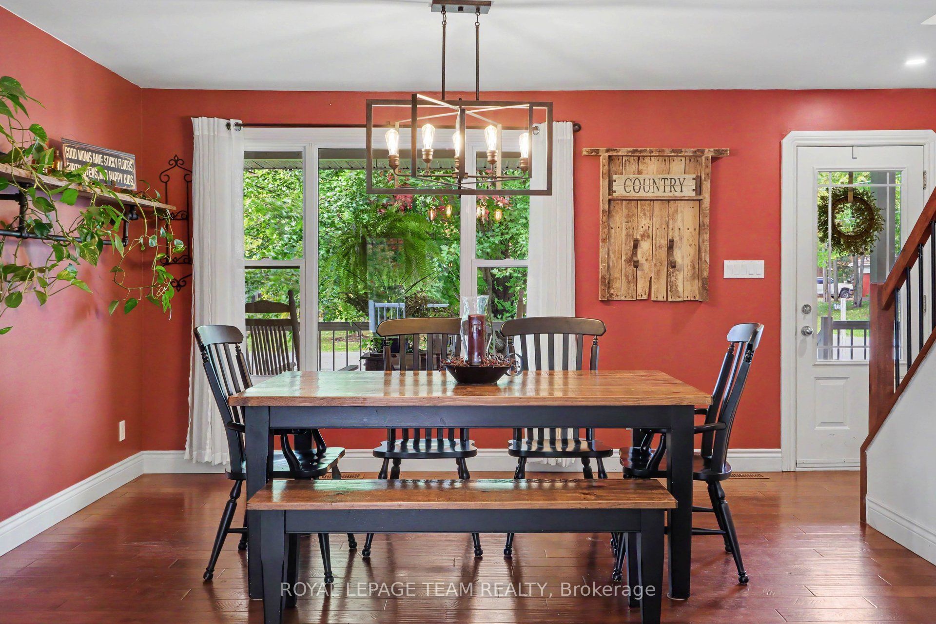 10496 St John Street Property Photo 5