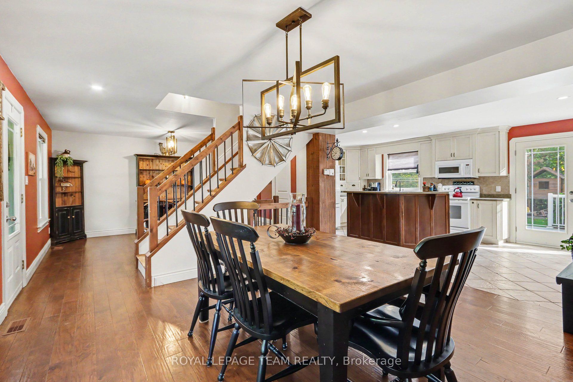 10496 St John Street Property Photo 6