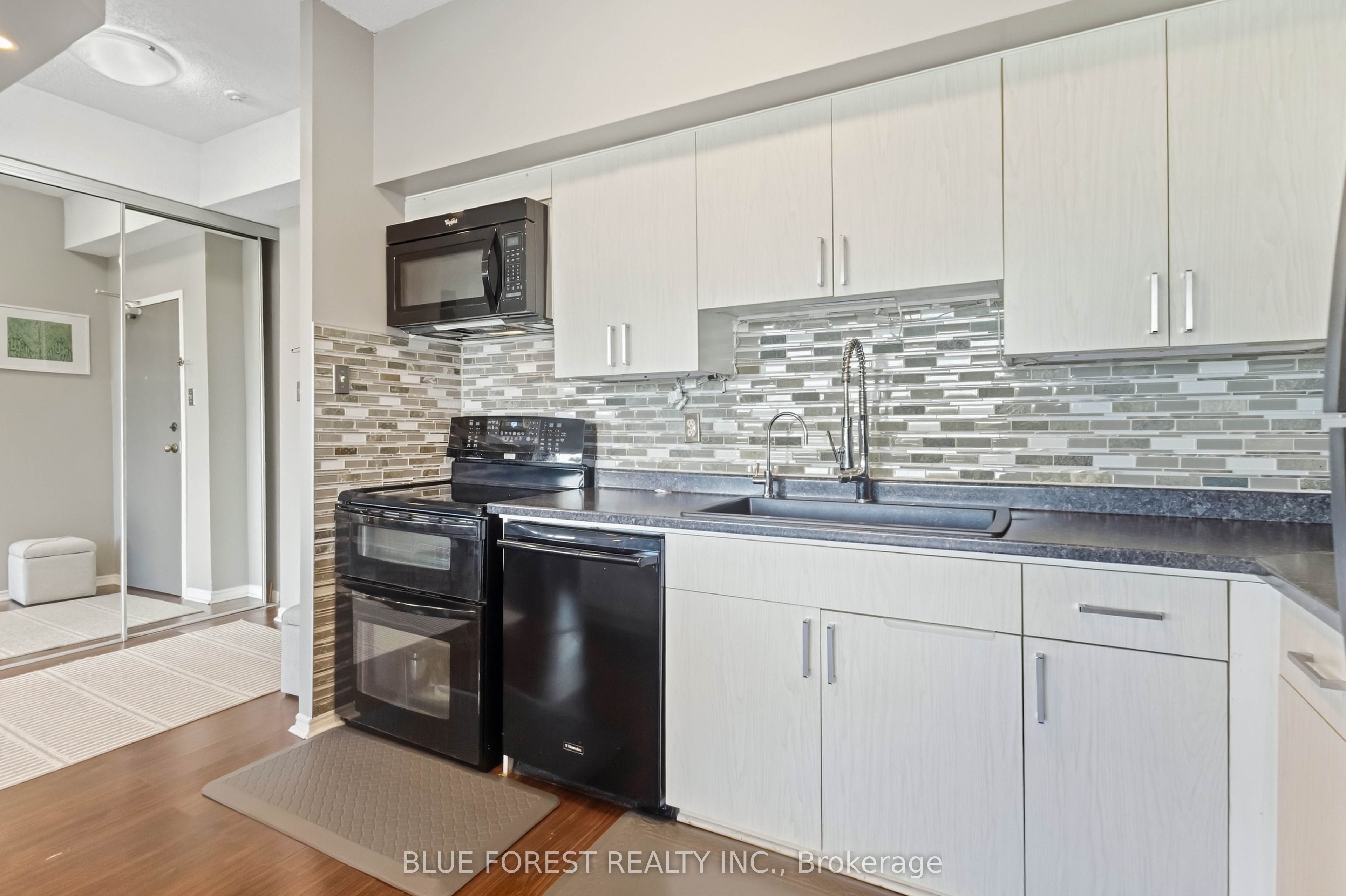 521 Riverside Drive 715 Property Photo 13