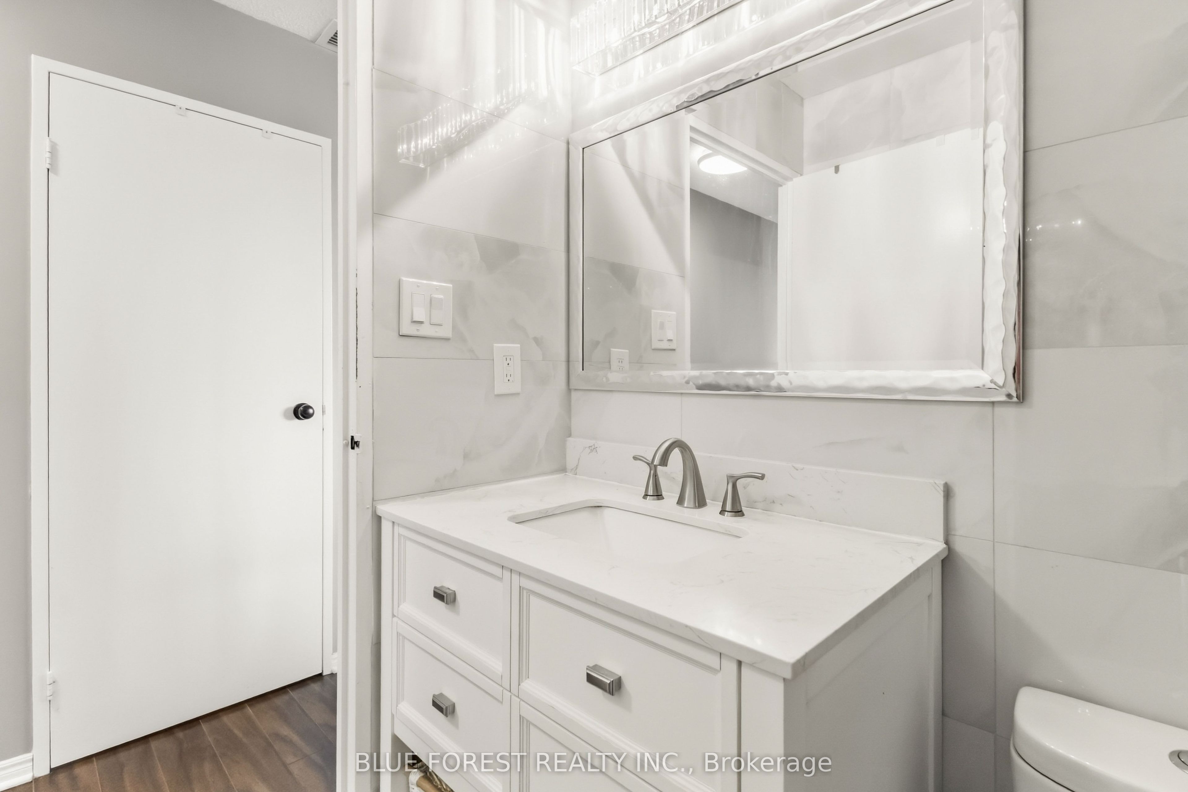 521 Riverside Drive 715 Property Photo 19