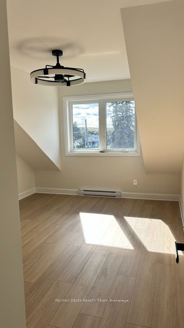 2594 Laurier Street 1 Property Photo 15