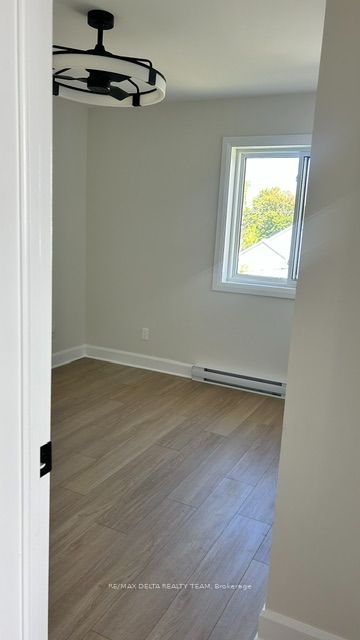 2594 Laurier Street 1 Property Photo 17