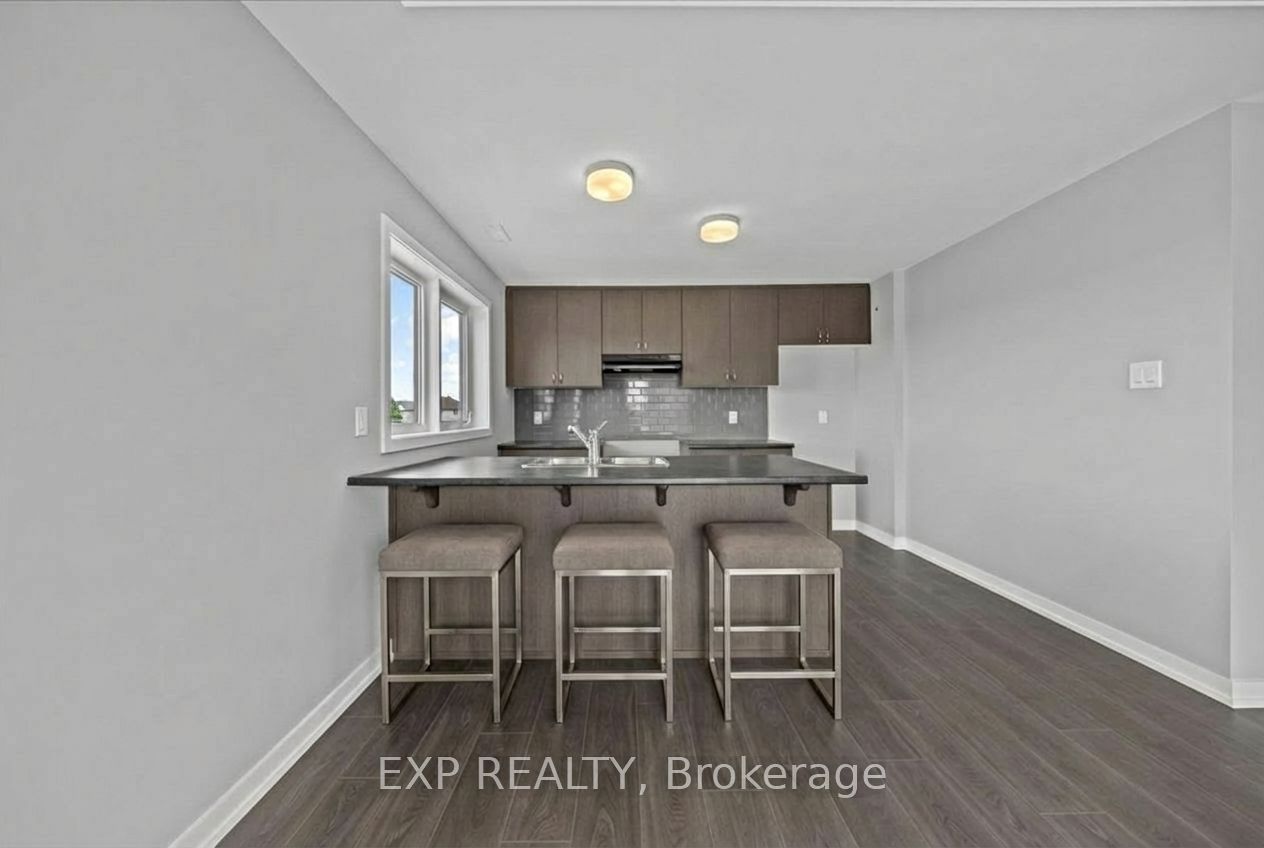 6537 Linseed Road Property Photo 4