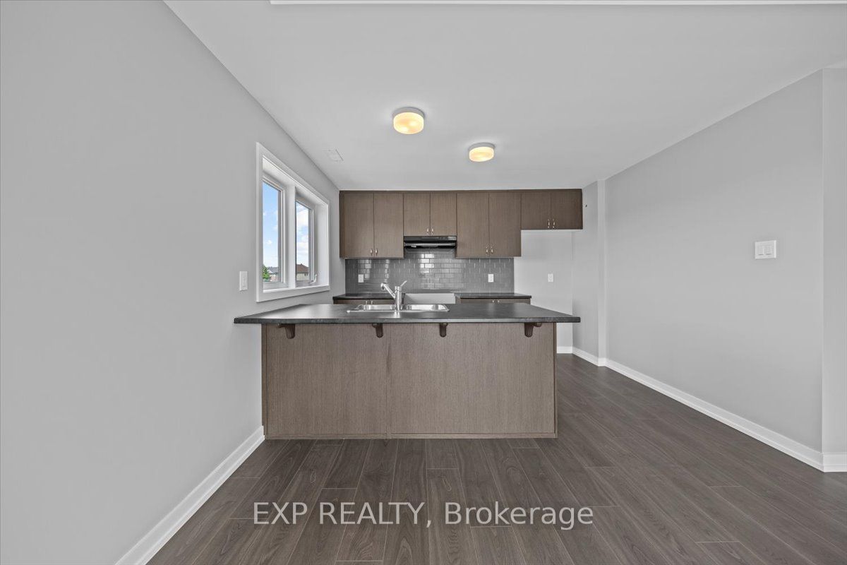 6537 Linseed Road Property Photo 5
