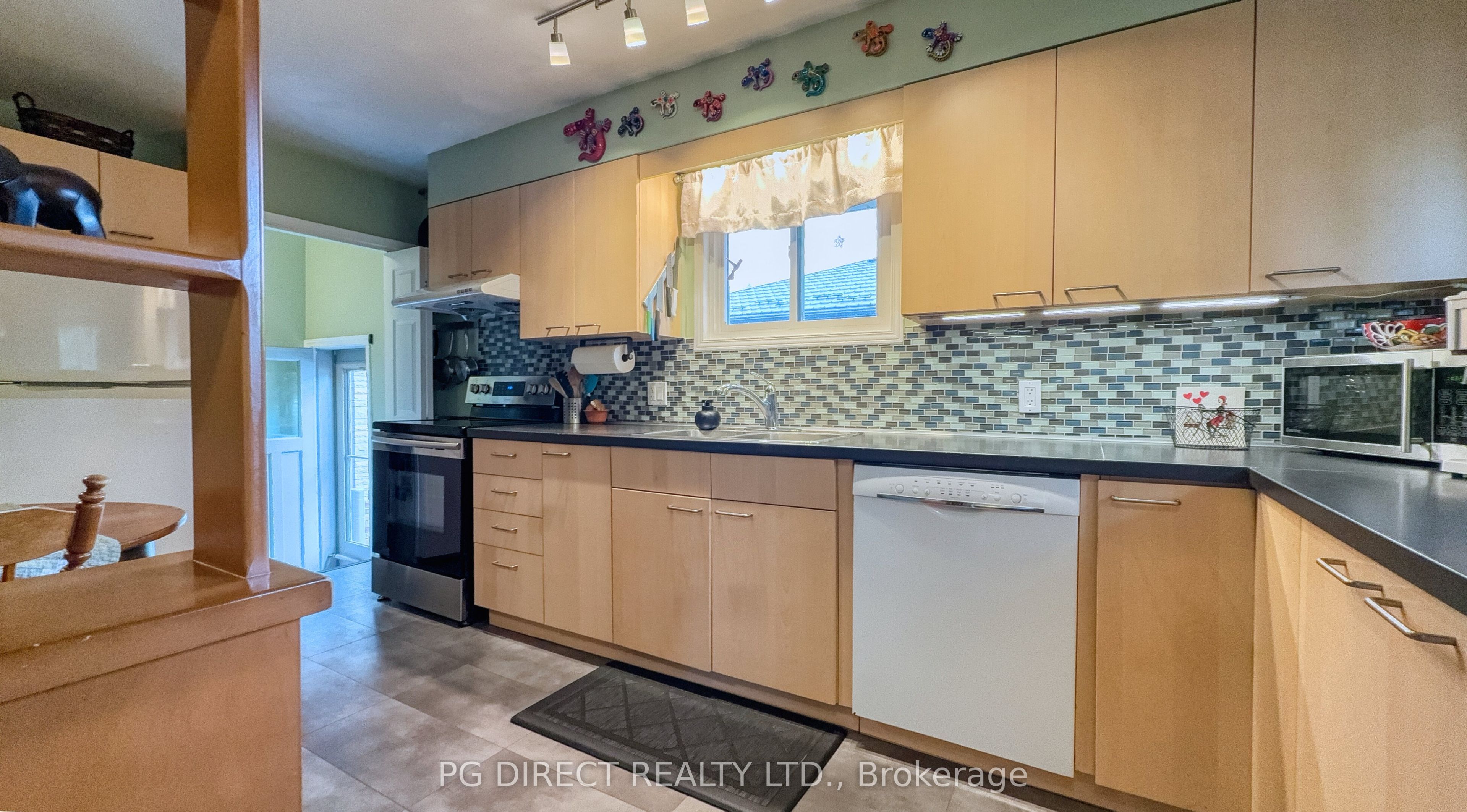 11 Montreal Road Property Photo 5