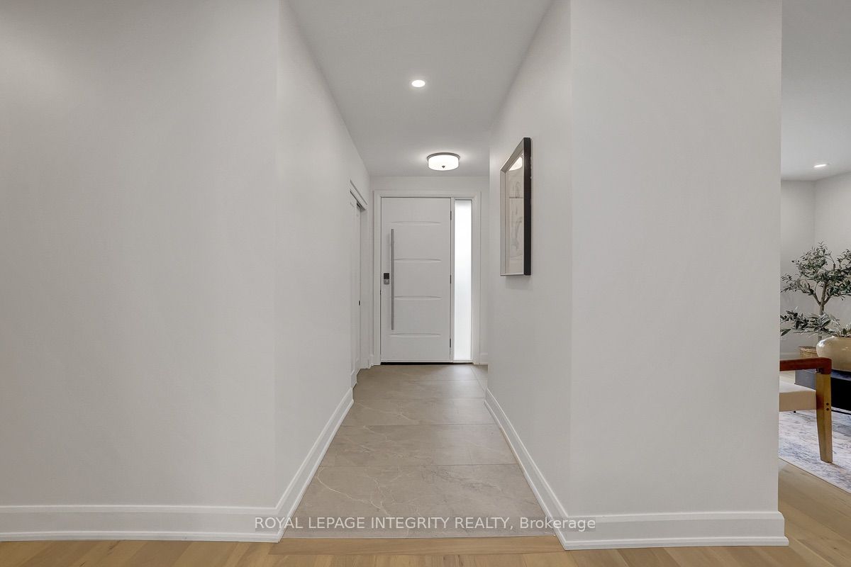 8 Brian Crescent Property Photo 3