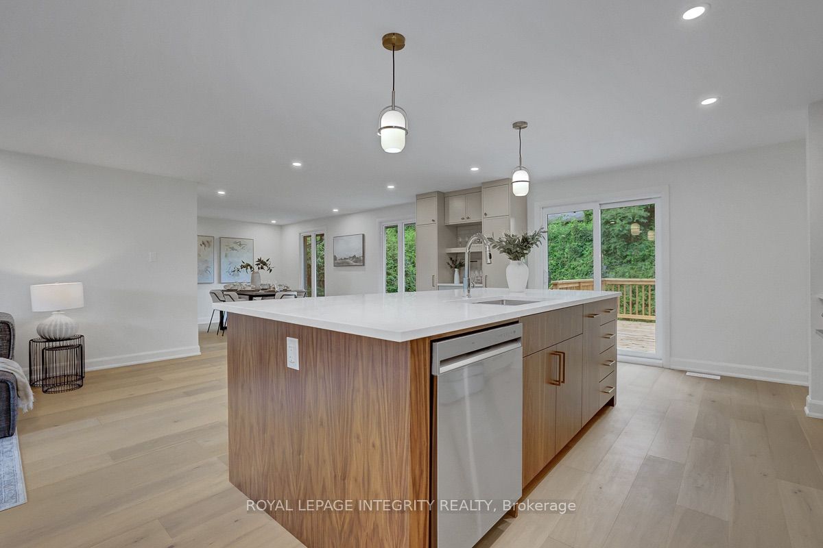8 Brian Crescent Property Photo 7