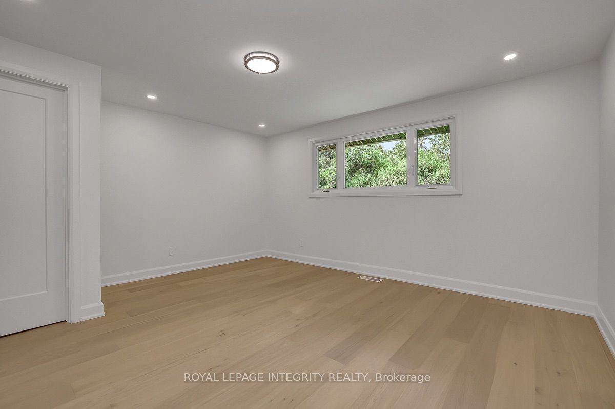 8 Brian Crescent Property Photo 19