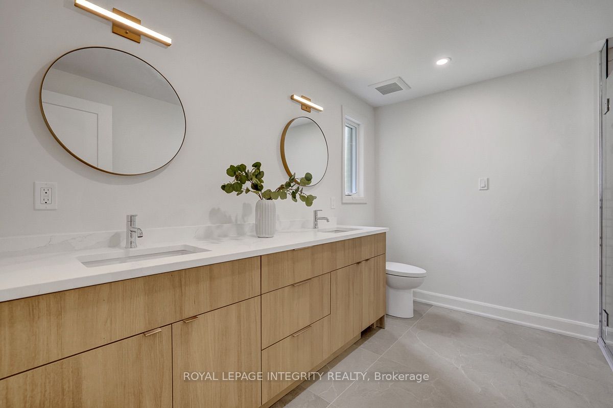 8 Brian Crescent Property Photo 20