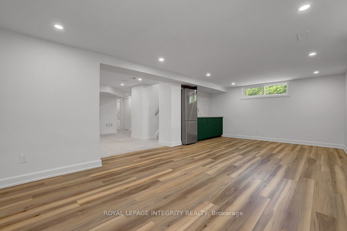 8 Brian Crescent Property Photo 33