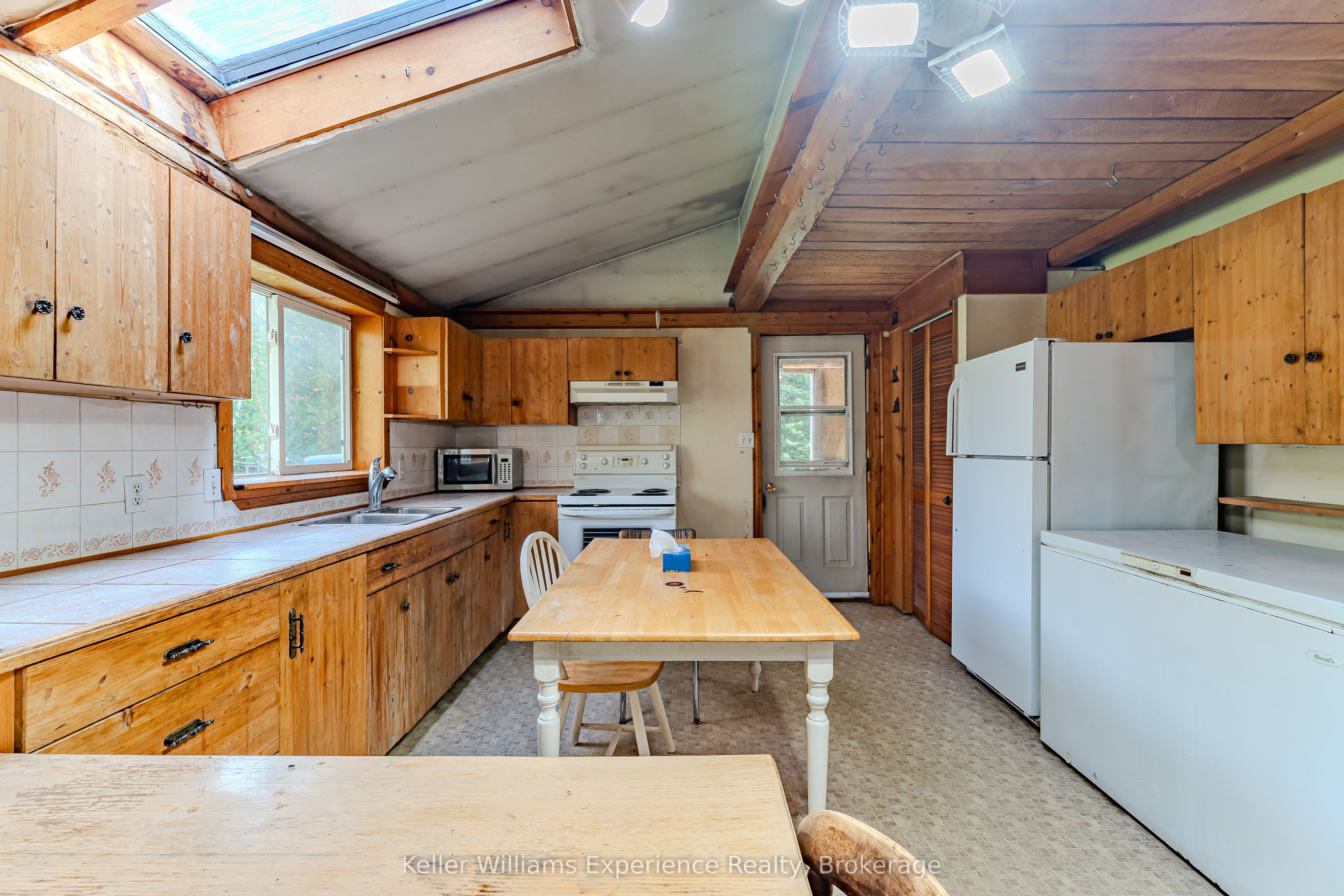 1074 West Road Property Photo 5