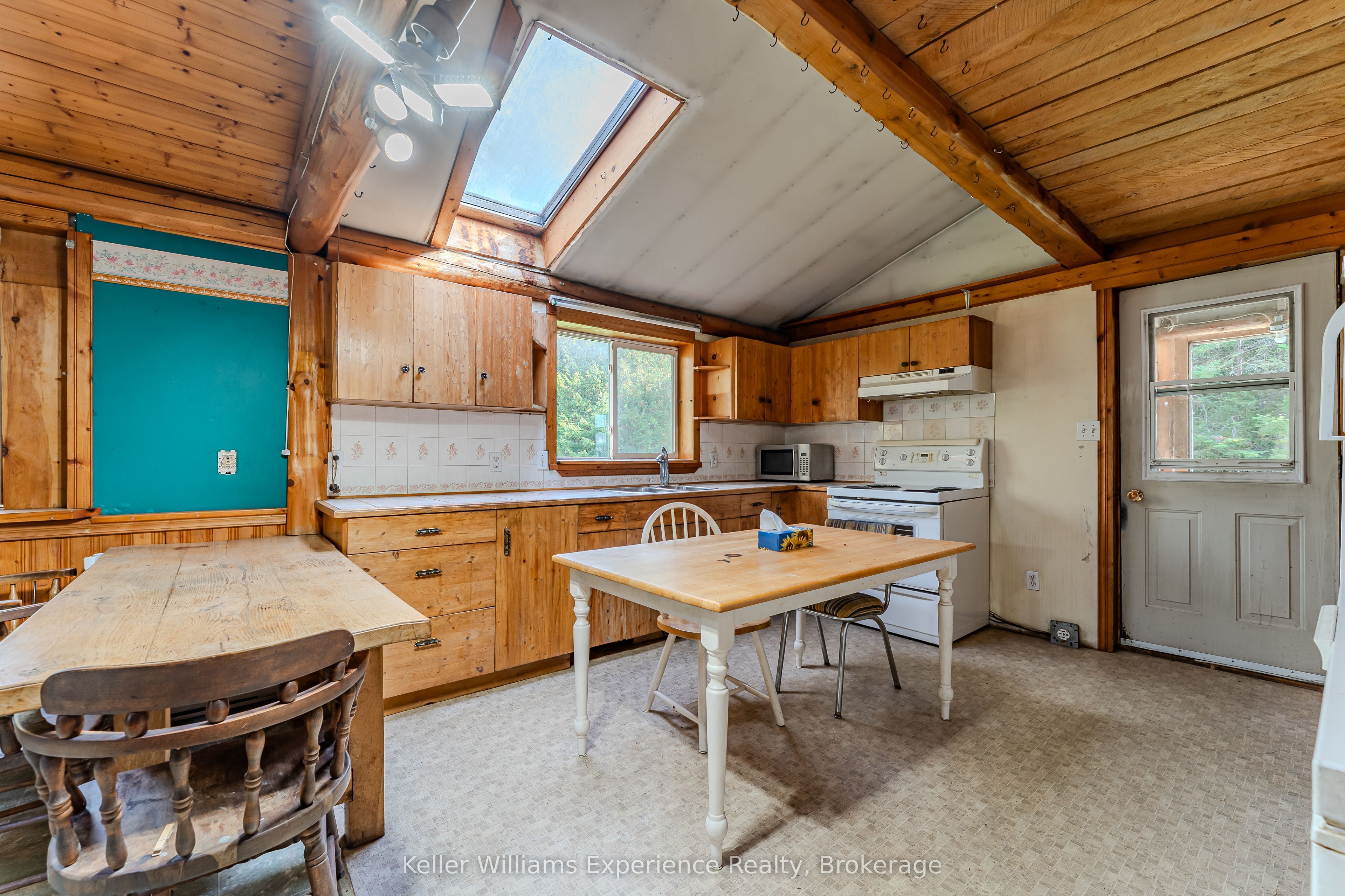 1074 West Road Property Photo 6