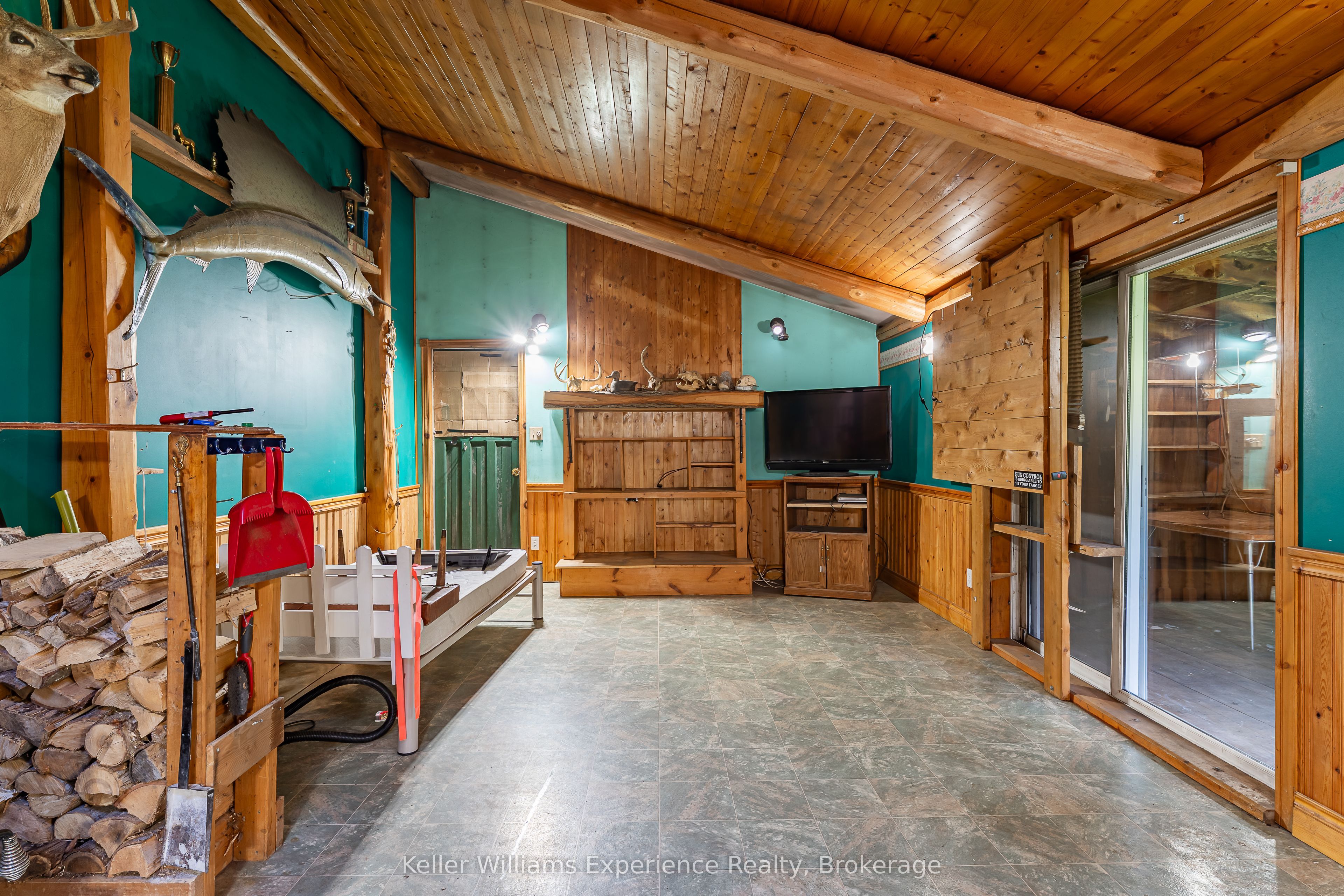 1074 West Road Property Photo 15