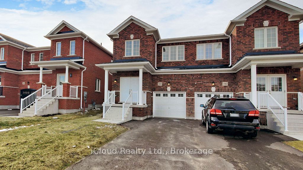 344 Ridley Crescent Property Photo 2
