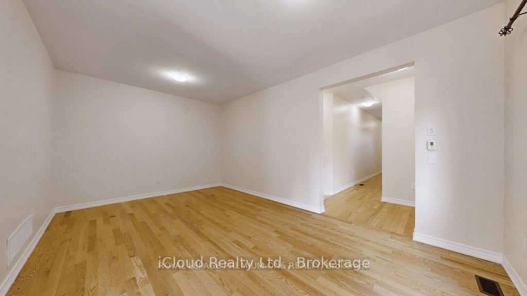 344 Ridley Crescent Property Photo 7
