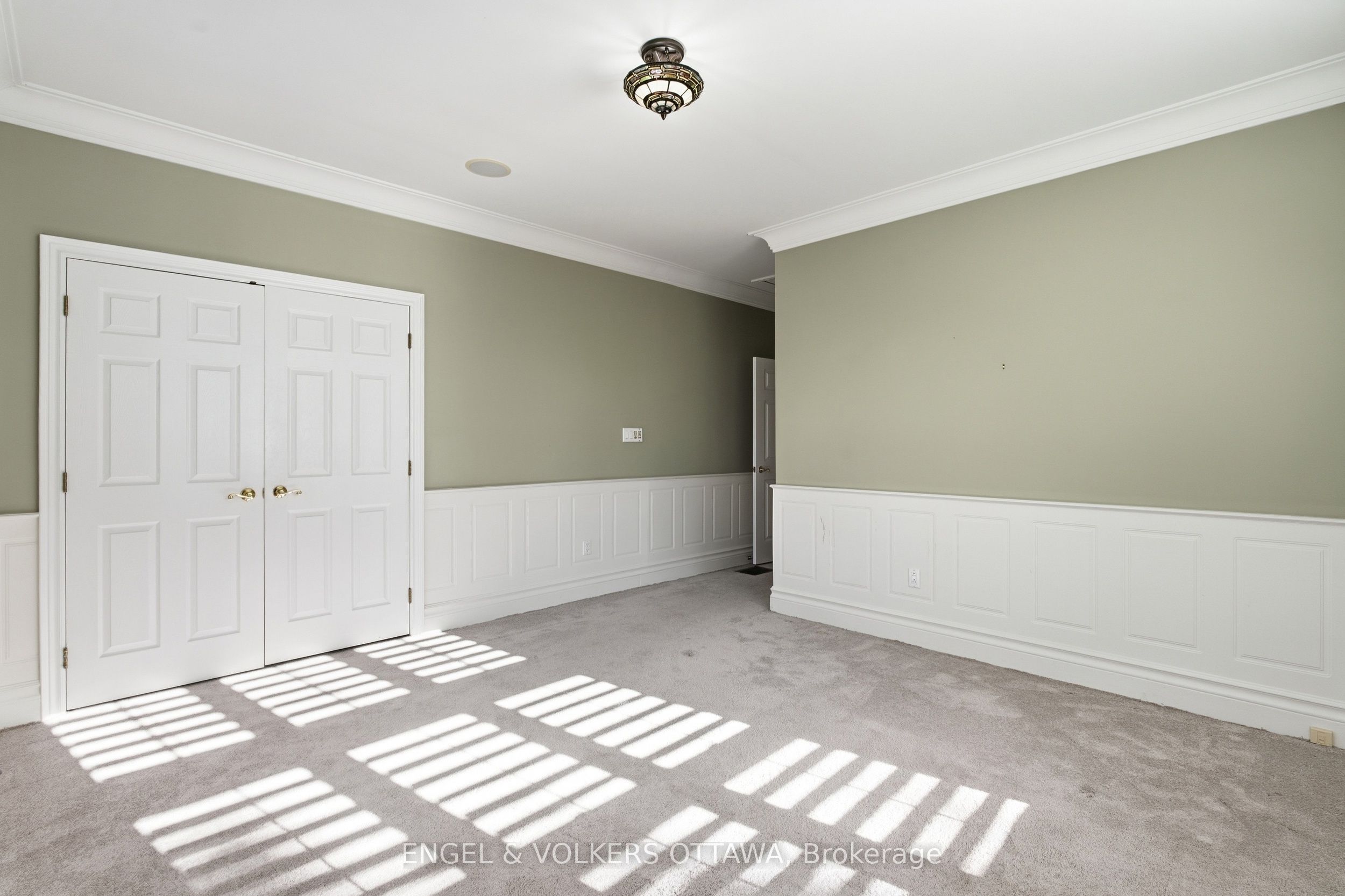 435 Westminster Avenue Property Photo 22