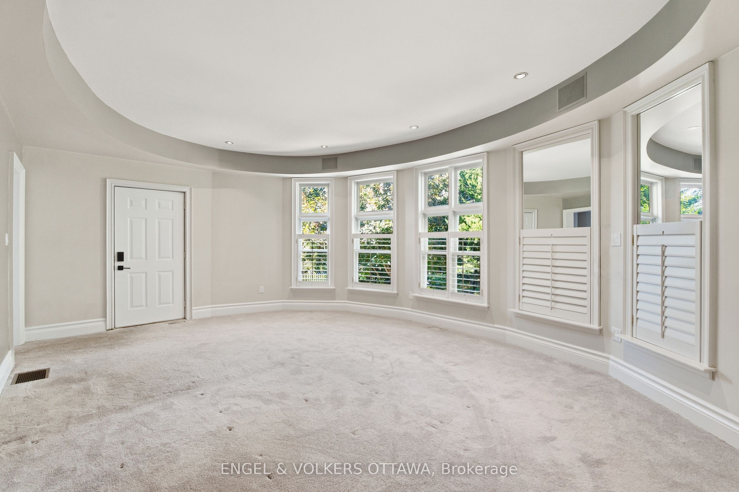435 Westminster Avenue Property Photo 26