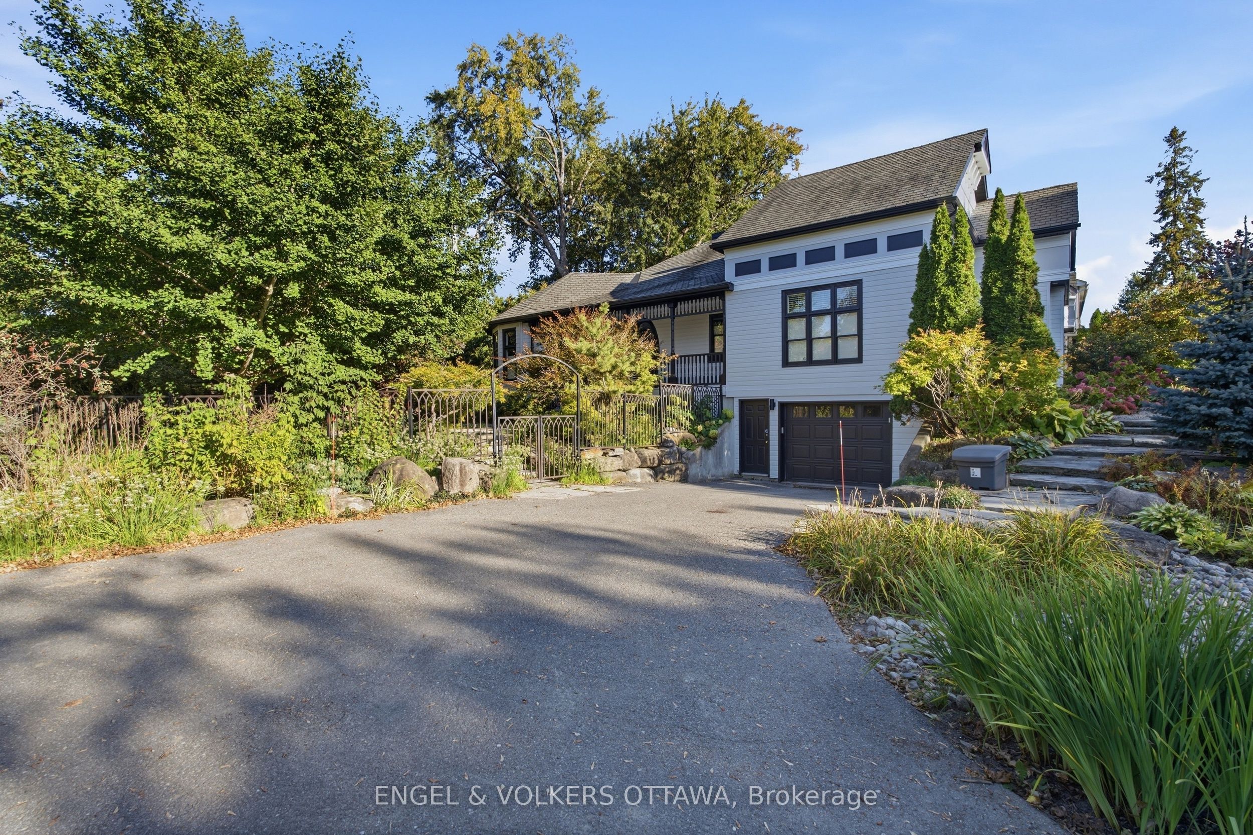 435 Westminster Avenue Property Photo 44