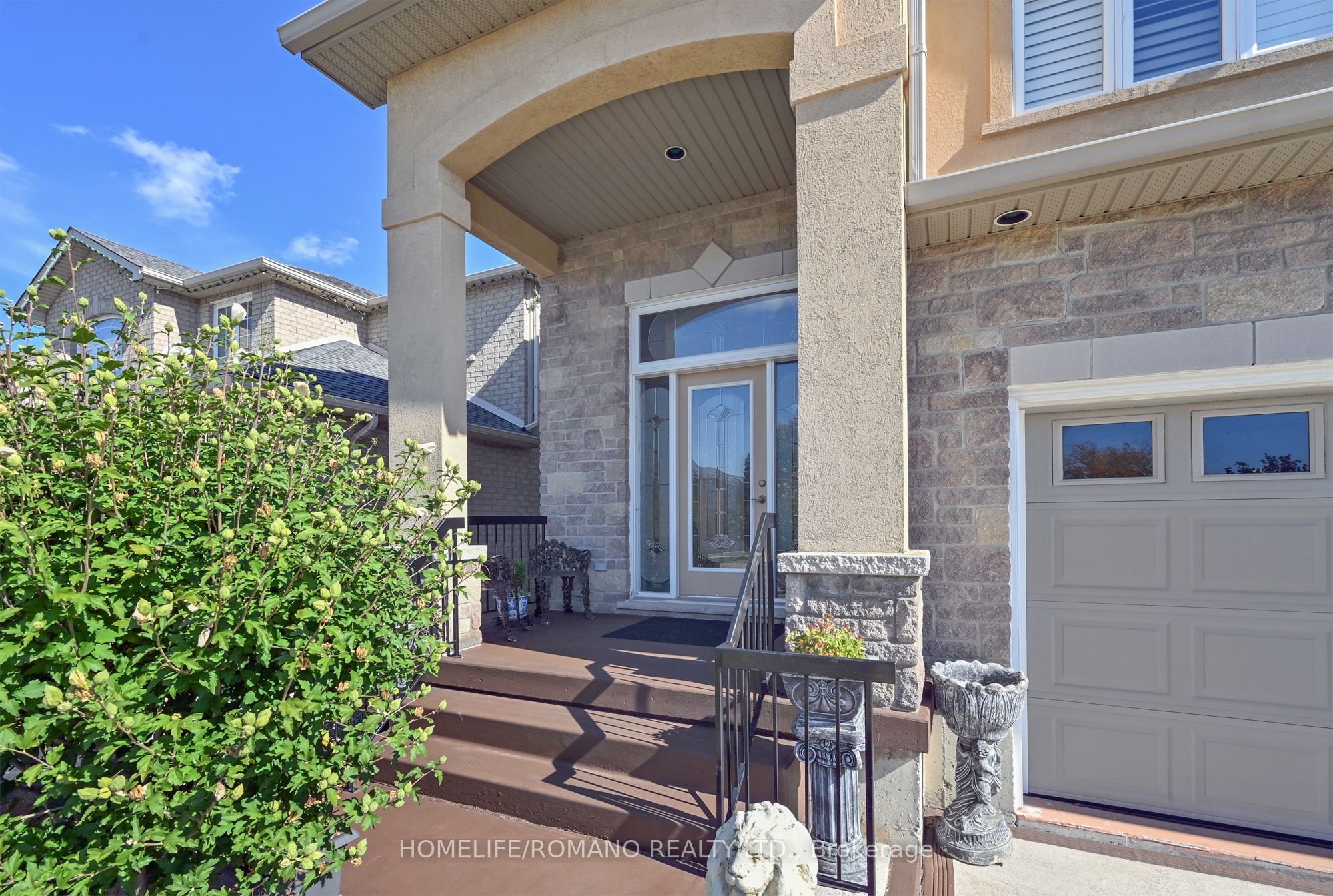 1052 Greenhill Avenue Property Photo 3