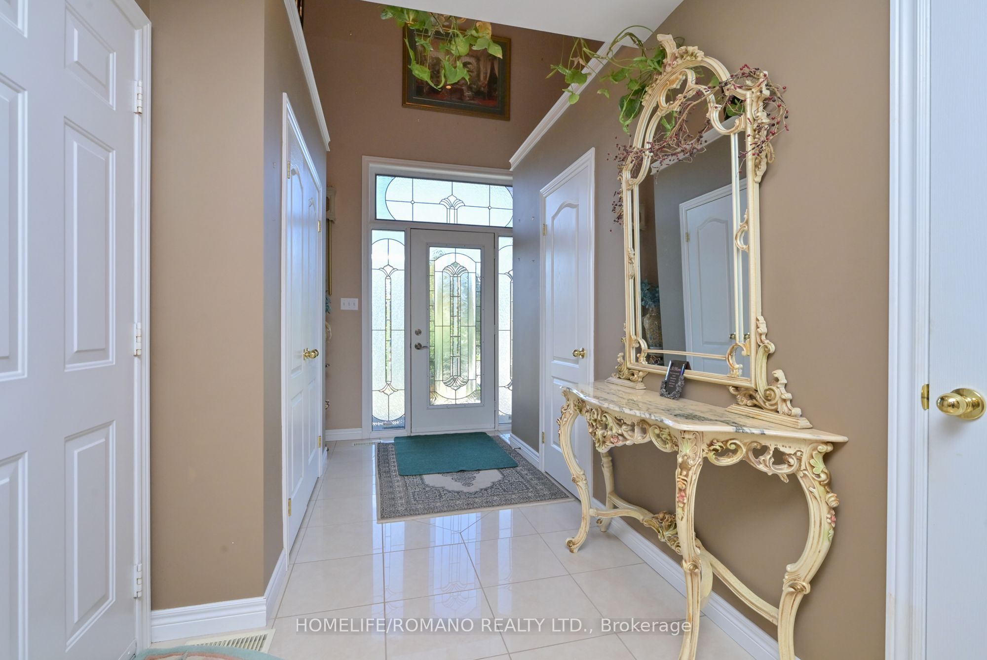 1052 Greenhill Avenue Property Photo 5