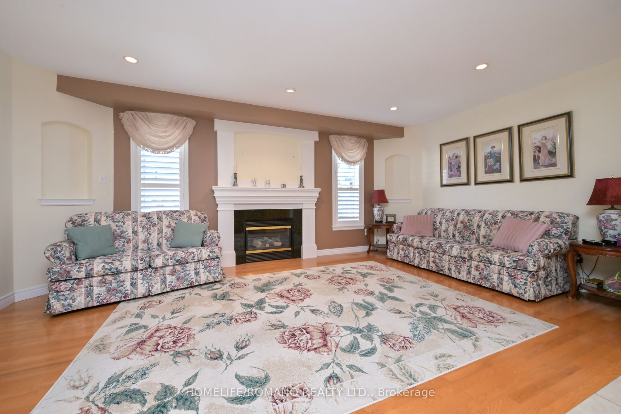 1052 Greenhill Avenue Property Photo 7