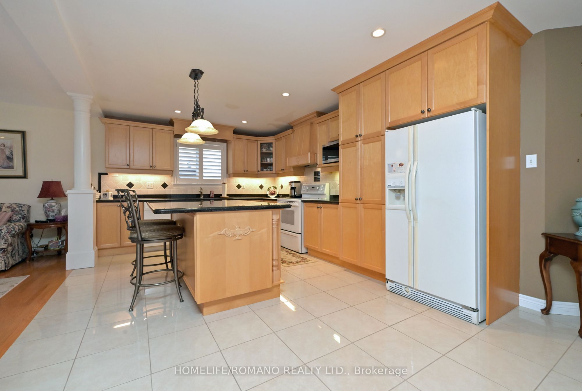 1052 Greenhill Avenue Property Photo 9