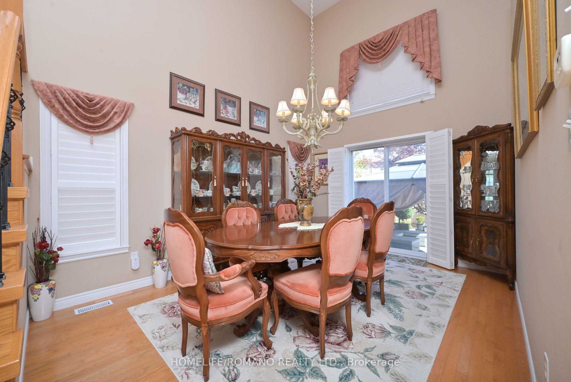 1052 Greenhill Avenue Property Photo 13