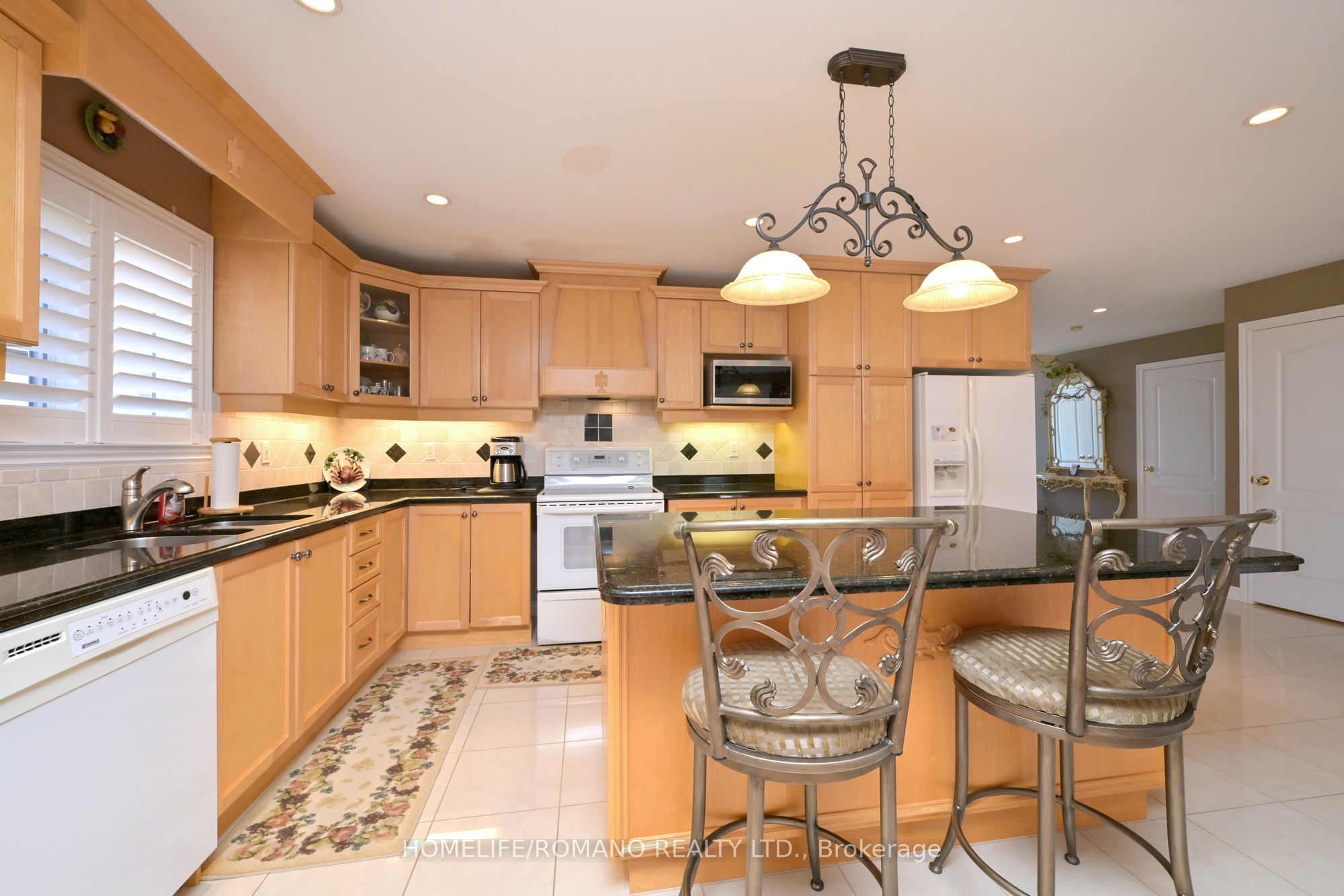 1052 Greenhill Avenue Property Photo 14